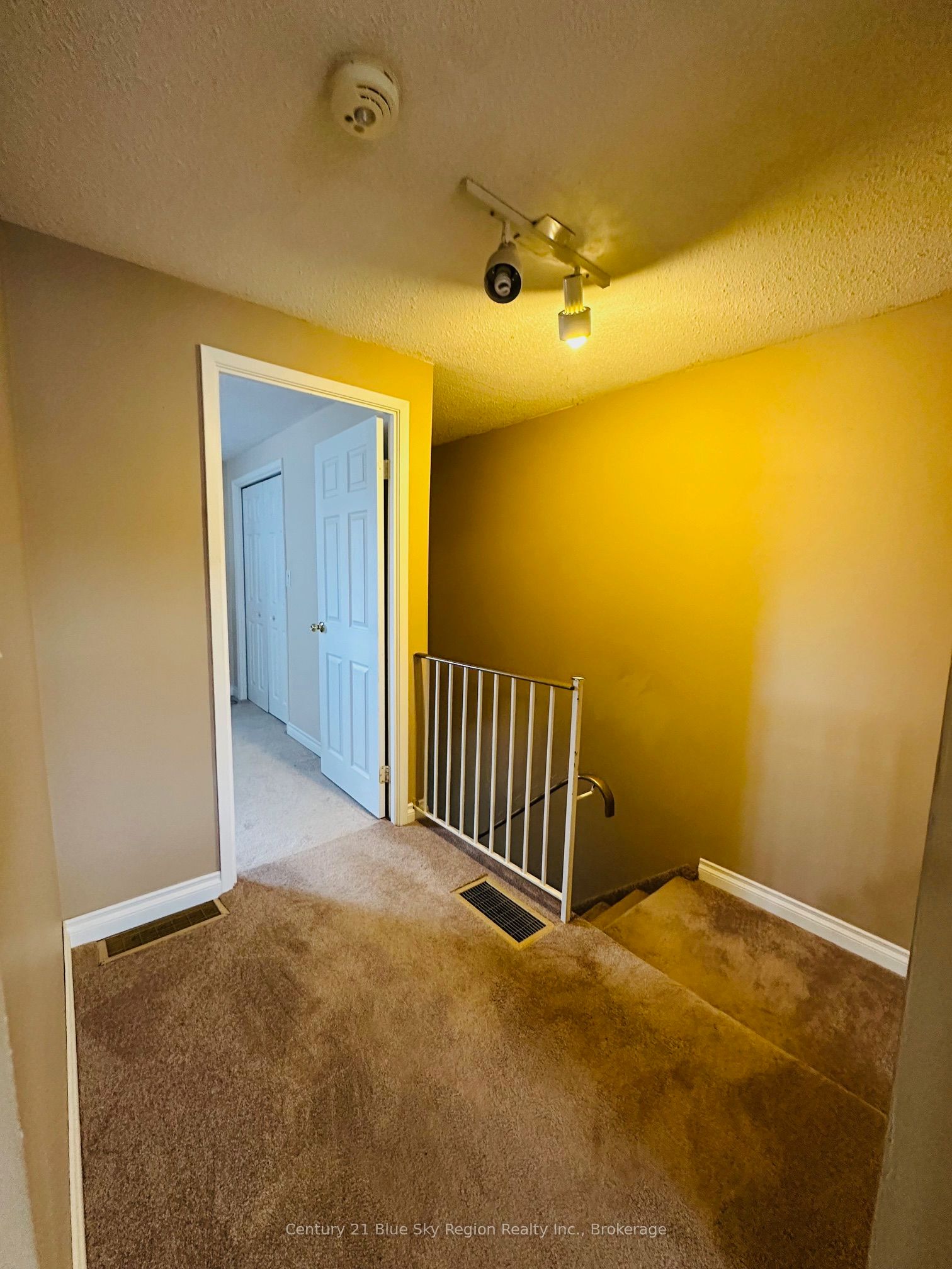 #b1 - 450 Lakeshore Drive Property Photo 14