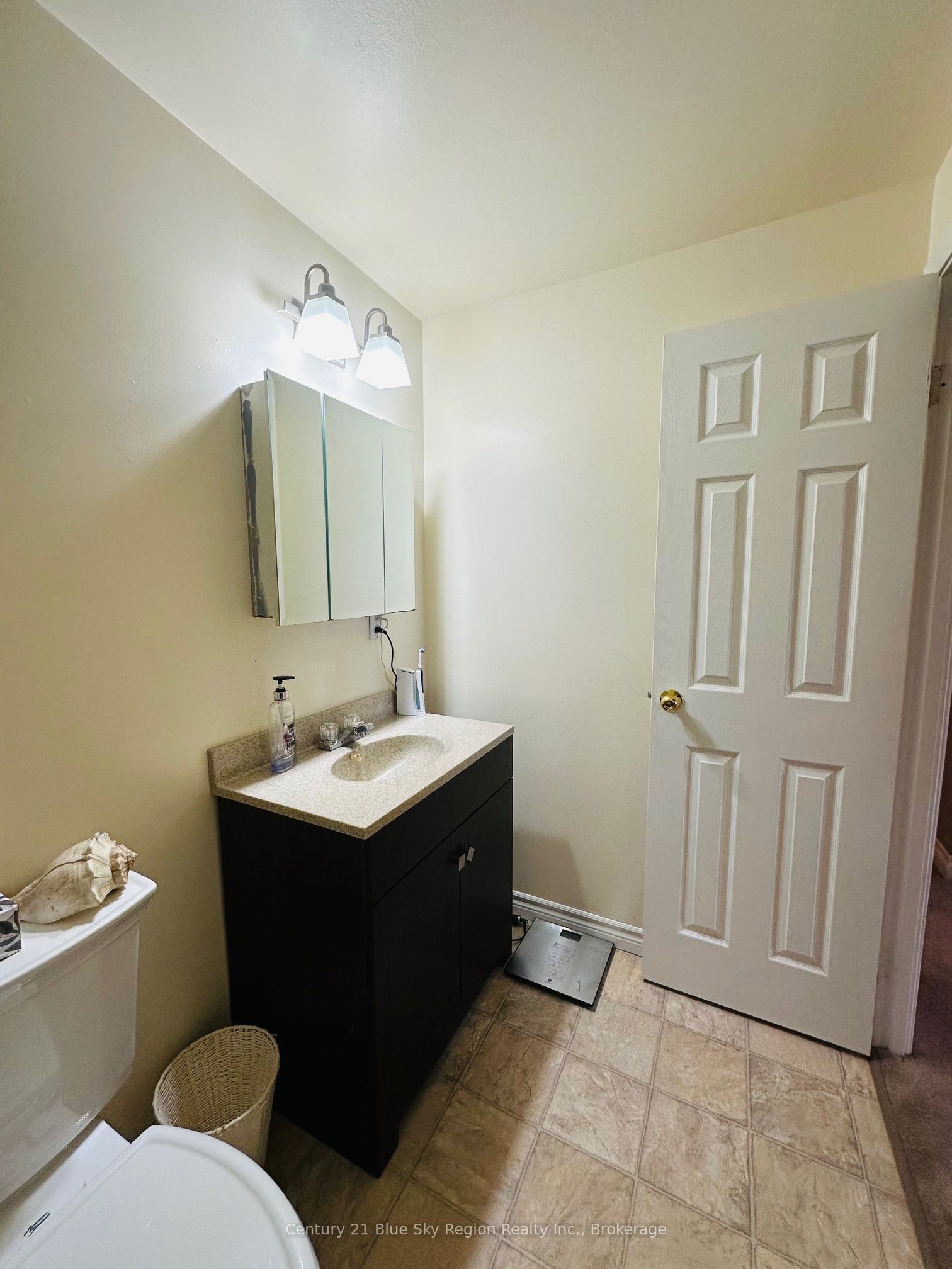 #b1 - 450 Lakeshore Drive Property Photo 21