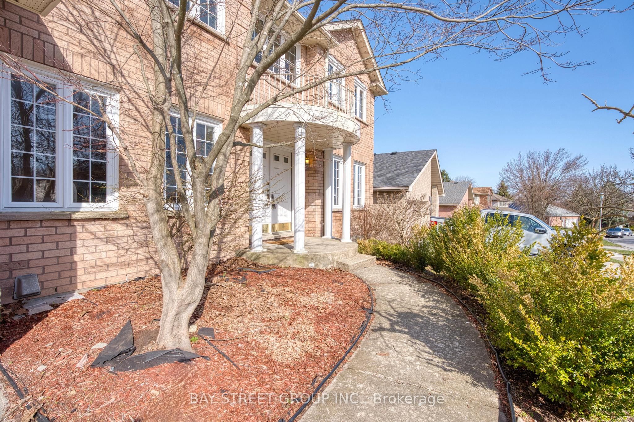 976 Griffith Street Property Photo 2