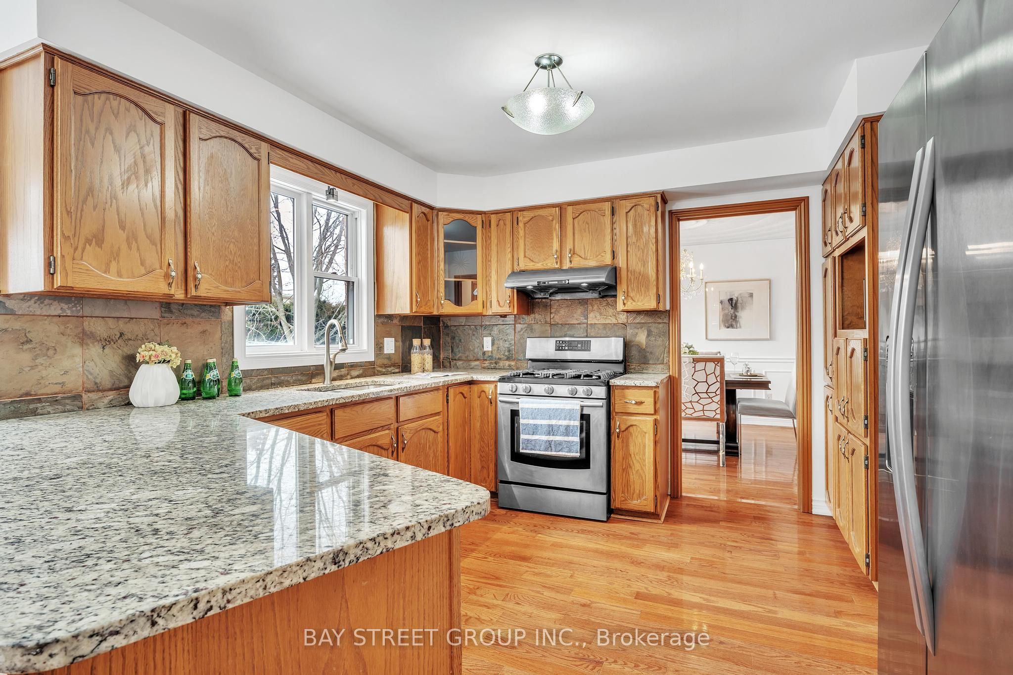 976 Griffith Street Property Photo 14