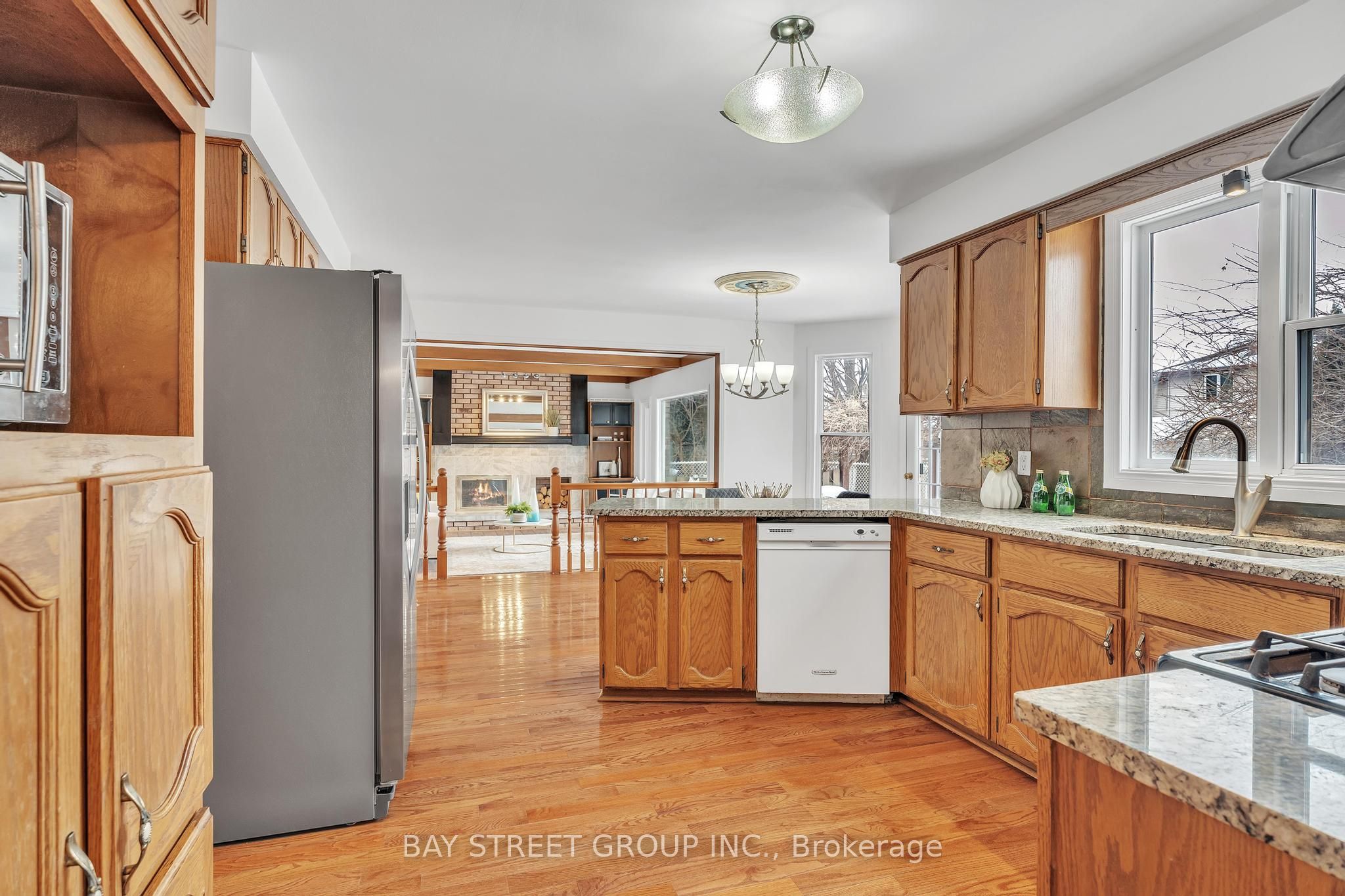 976 Griffith Street Property Photo 15