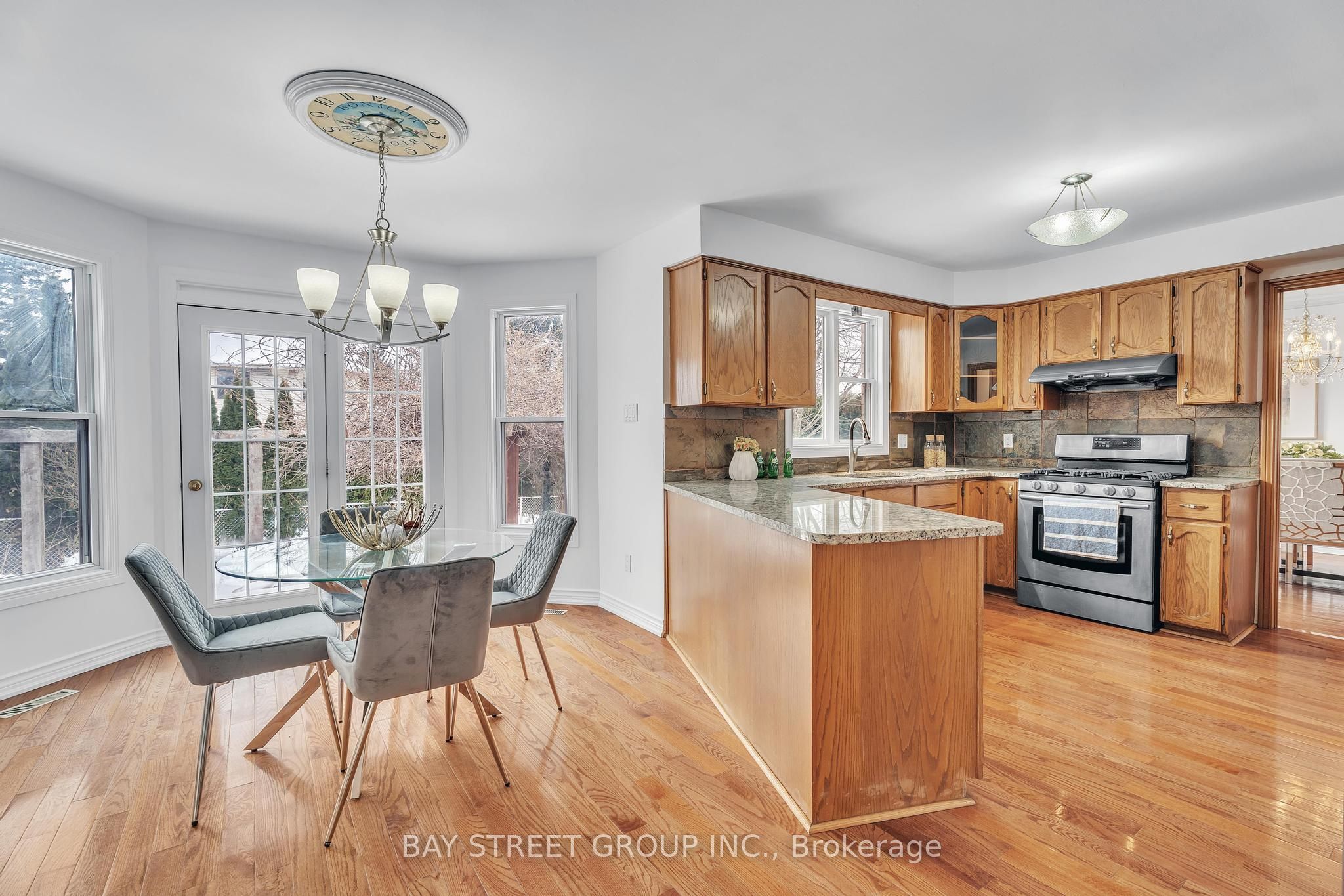 976 Griffith Street Property Photo 16