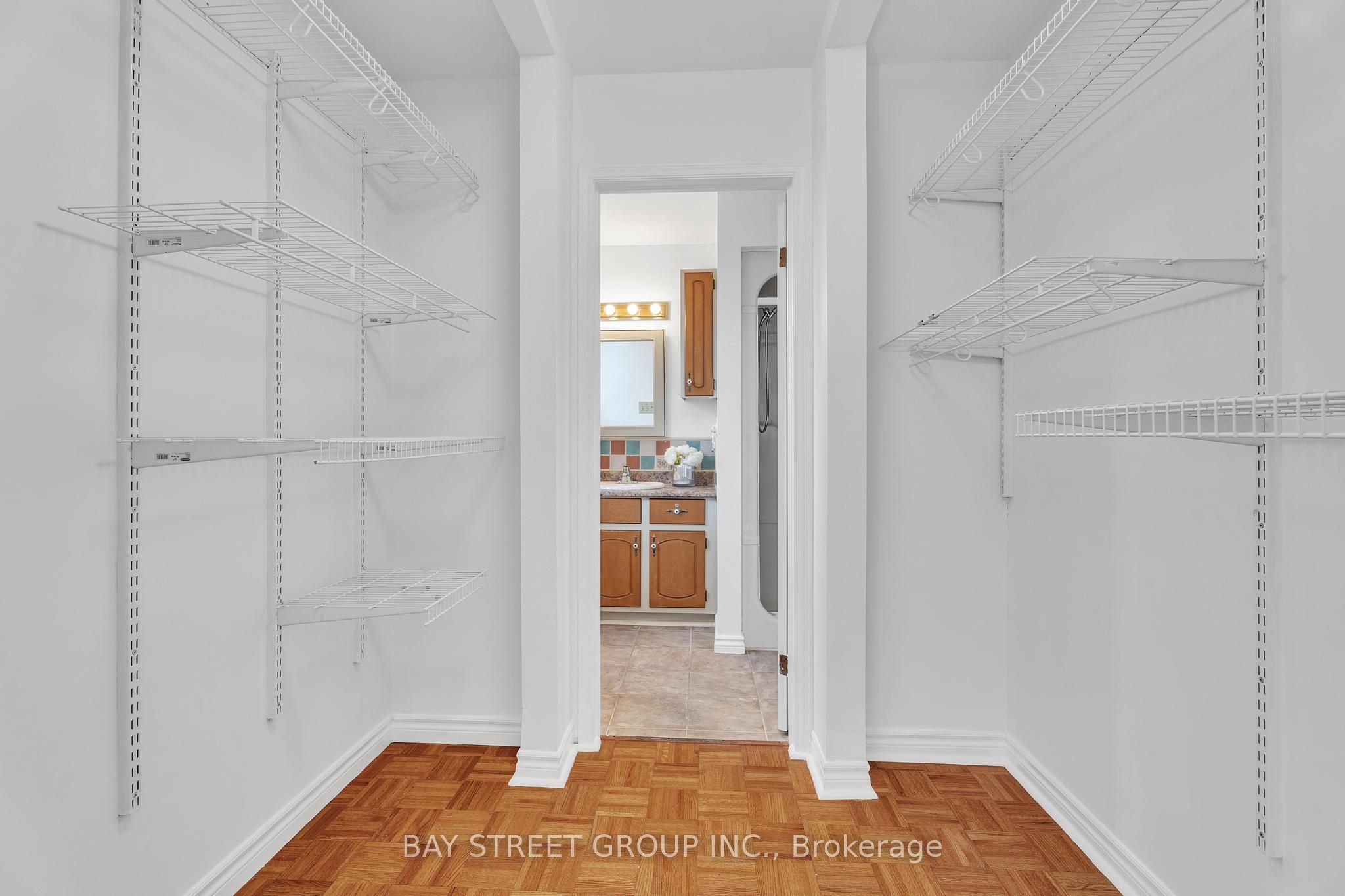 976 Griffith Street Property Photo 29