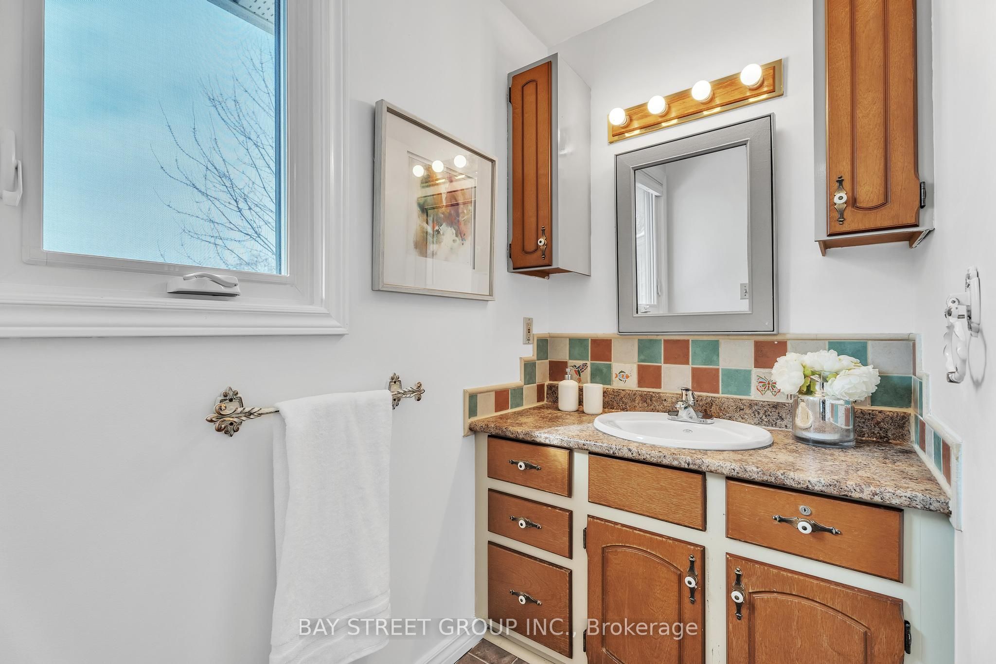 976 Griffith Street Property Photo 30
