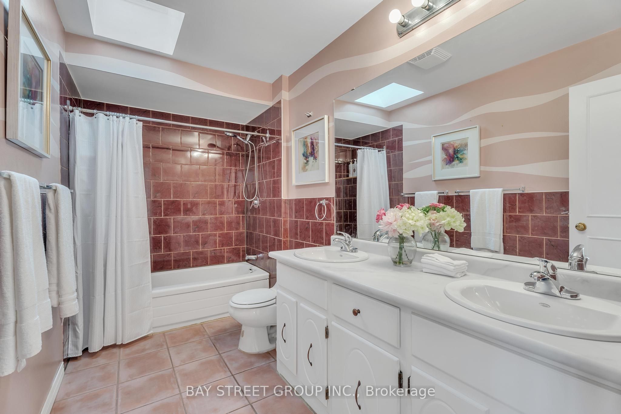 976 Griffith Street Property Photo 34