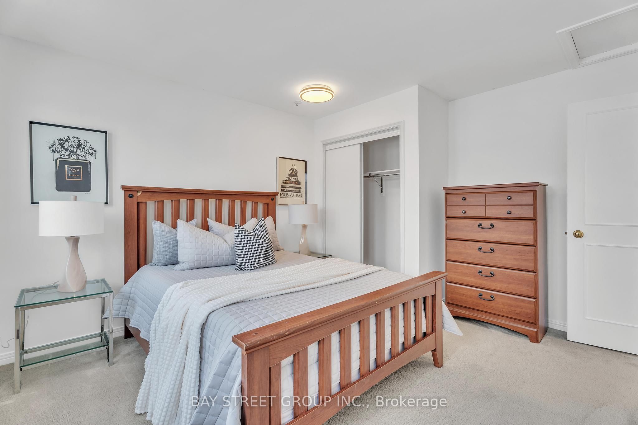 976 Griffith Street Property Photo 36
