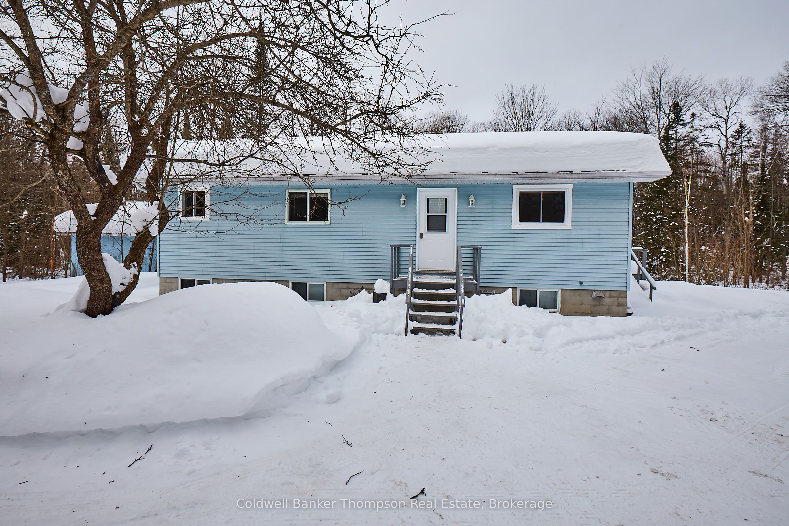 986 Fern Glen Road Property Photo