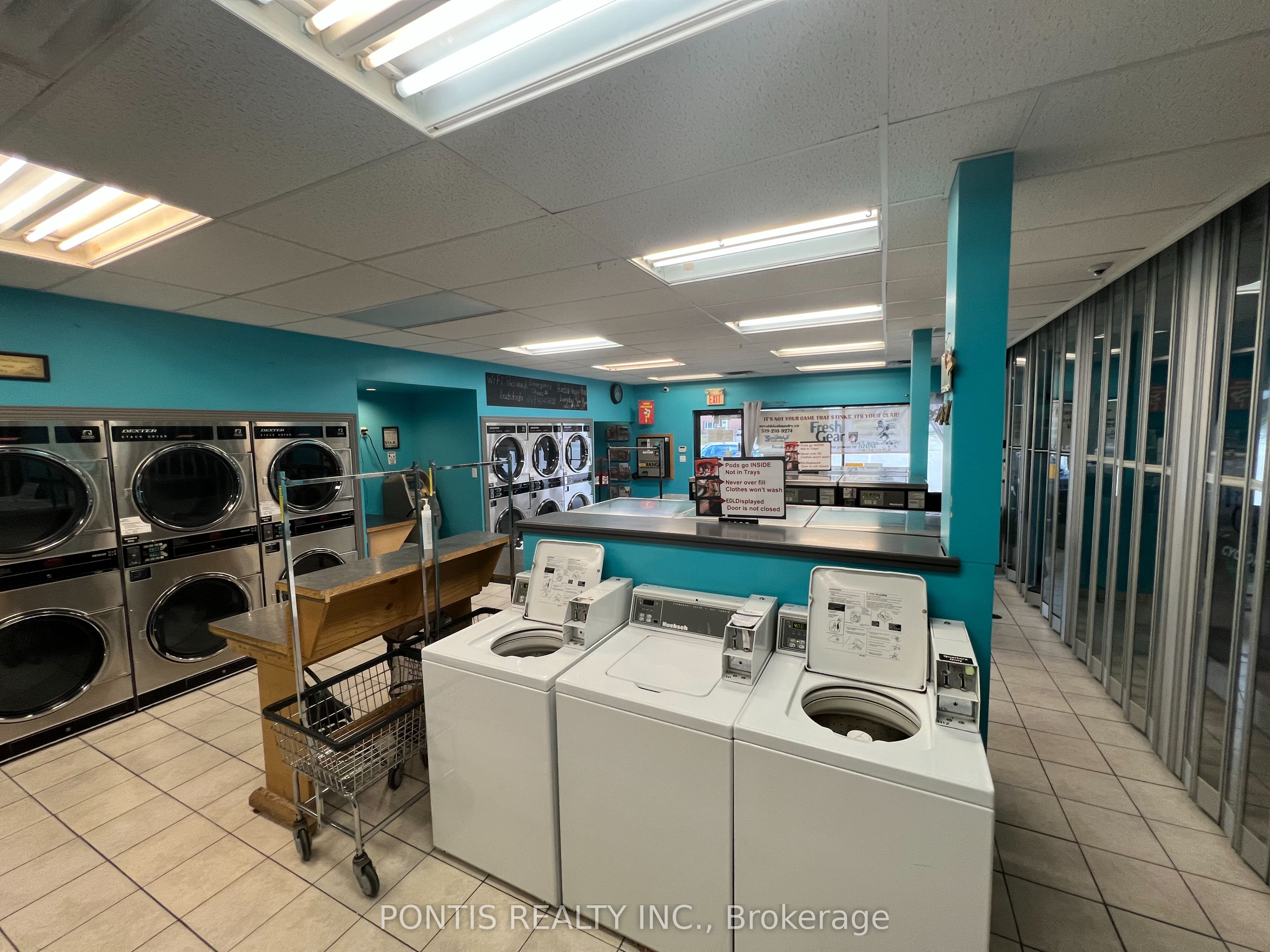 #7 - 112 Oriole Parkway Property Photo 9