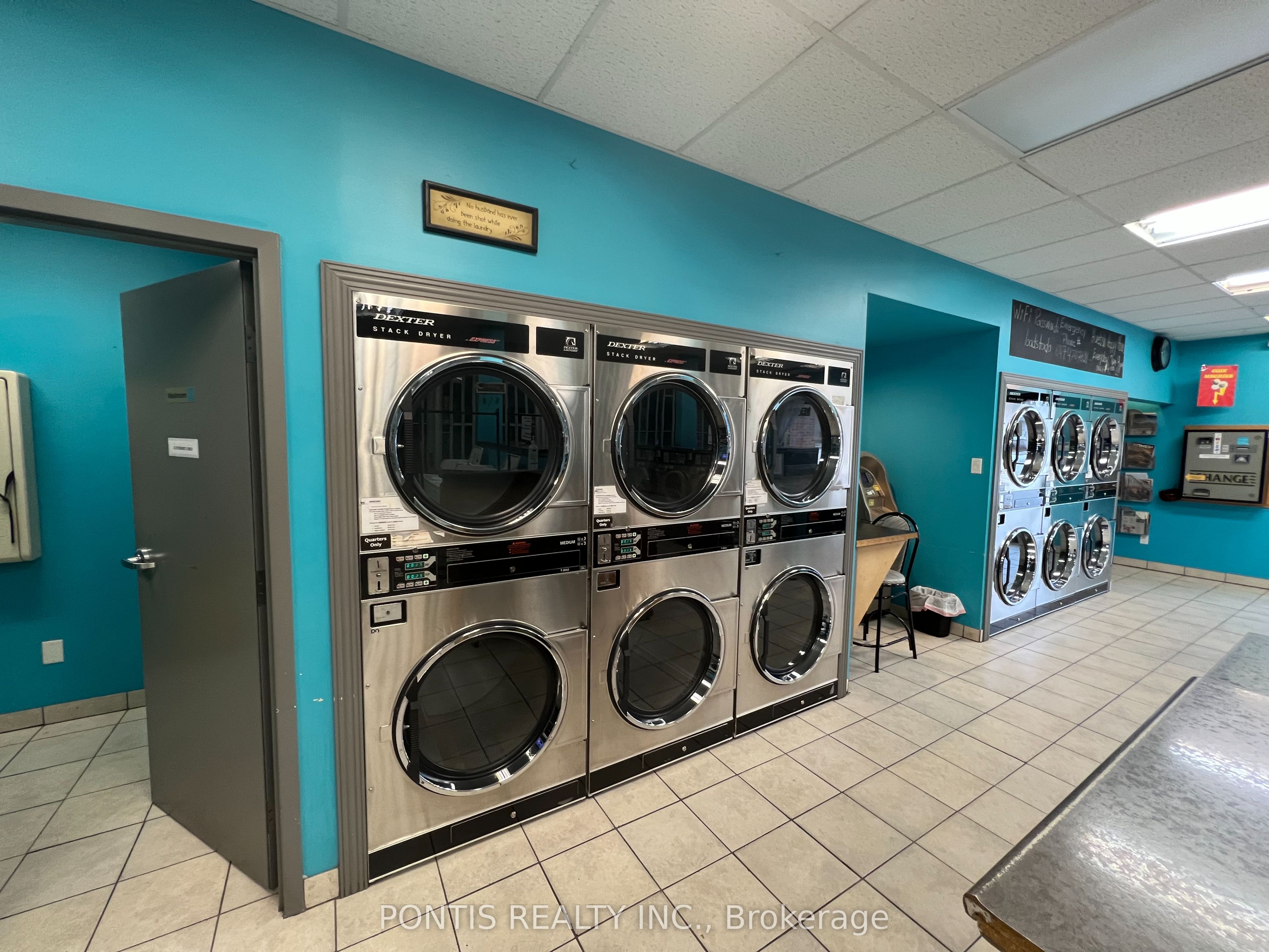 #7 - 112 Oriole Parkway Property Photo 12