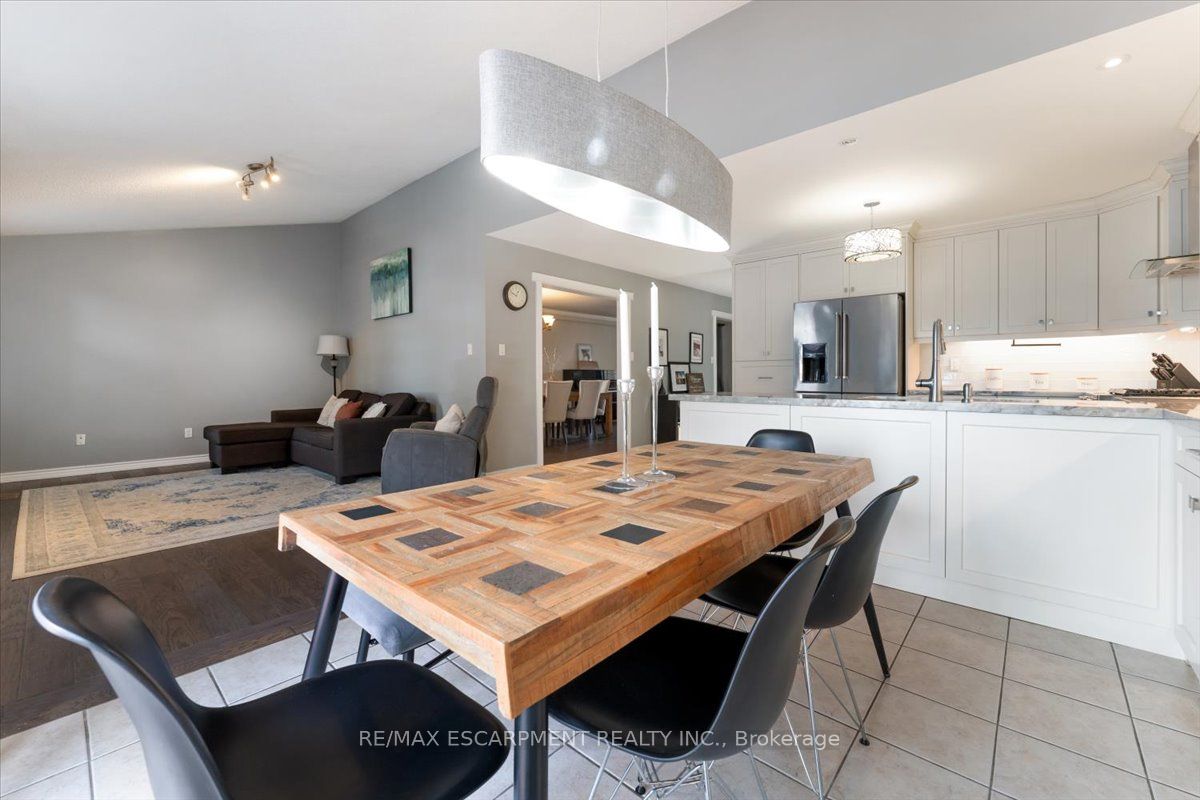6 Tamarack Court Property Photo 17