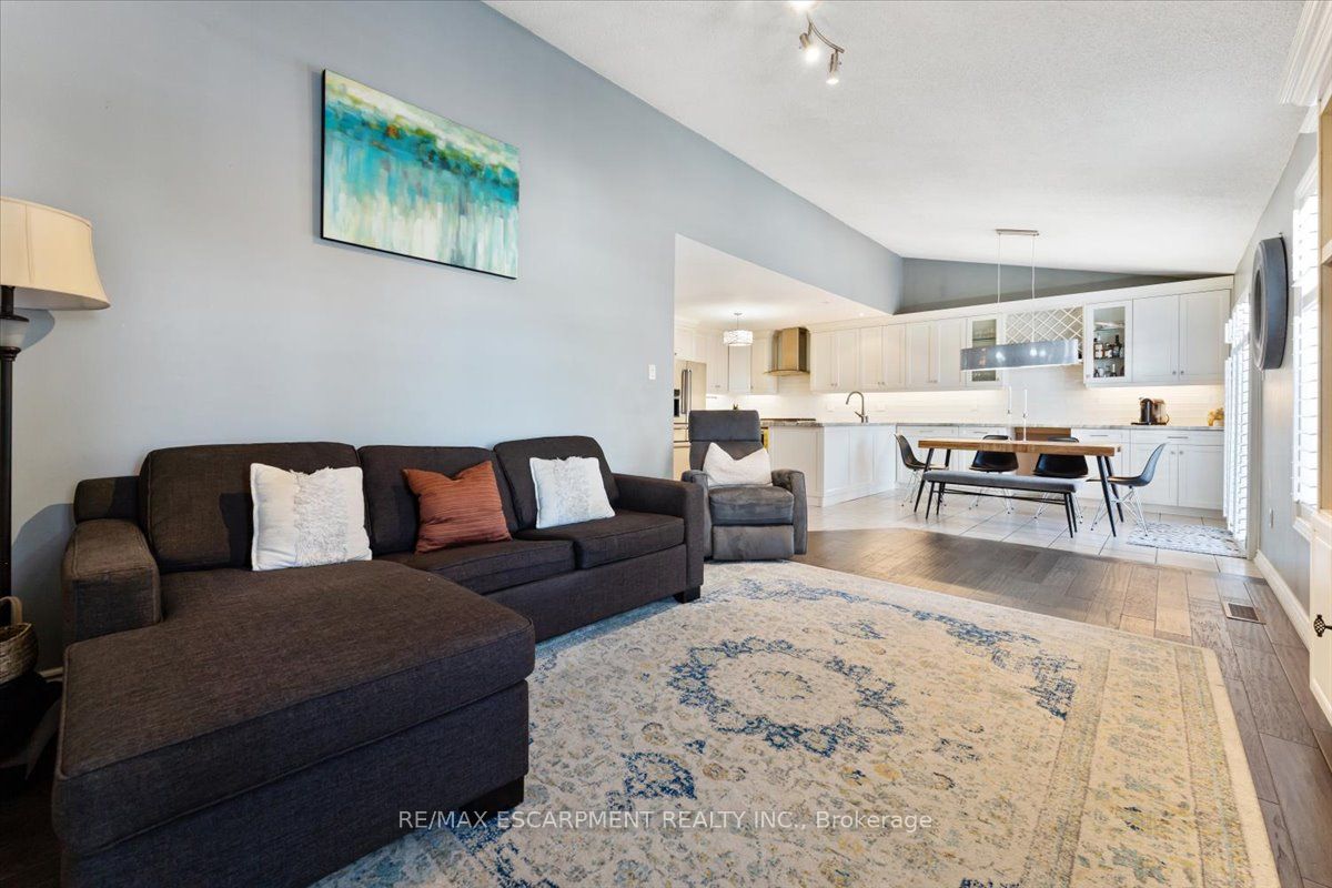 6 Tamarack Court Property Photo 18