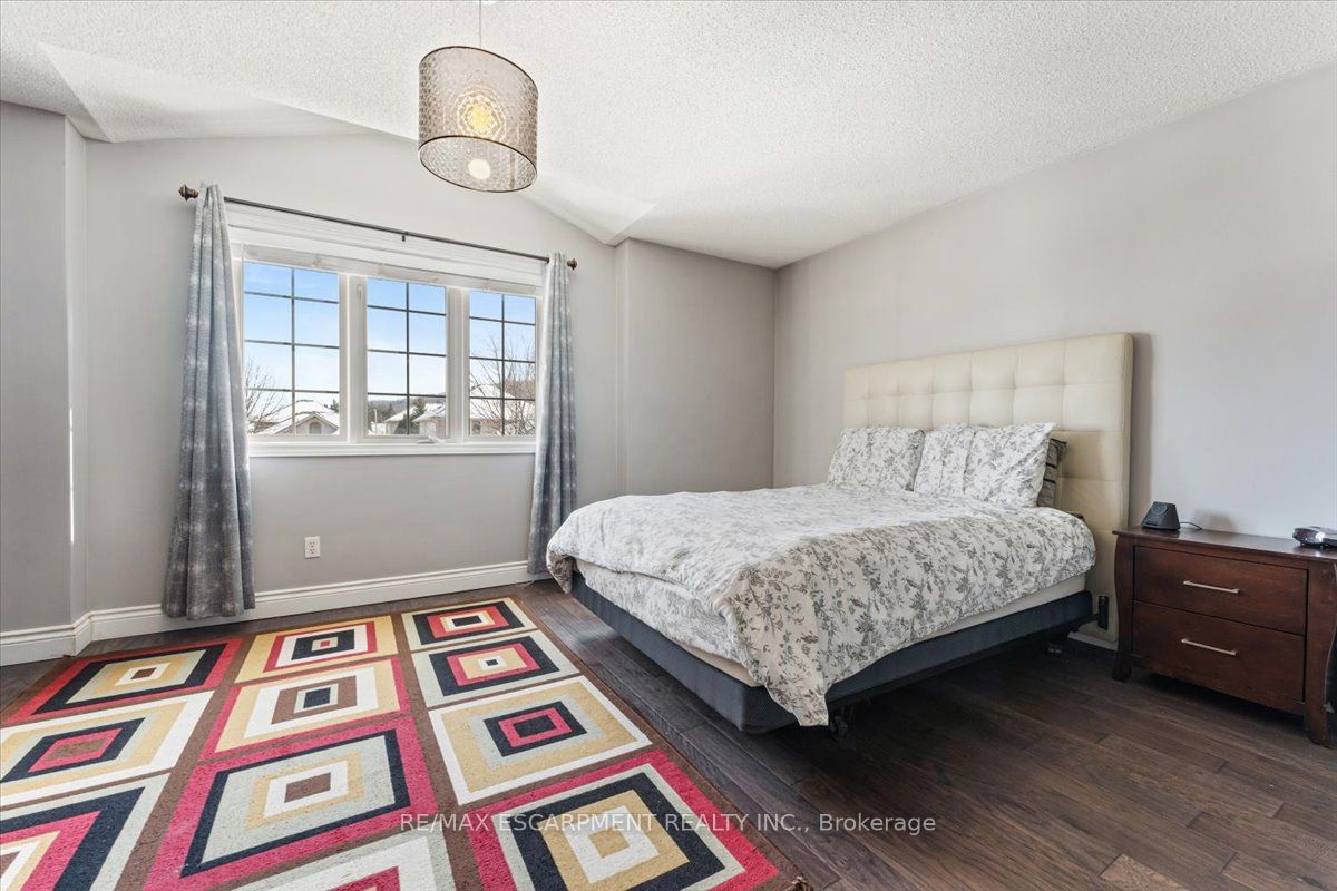 6 Tamarack Court Property Photo 23