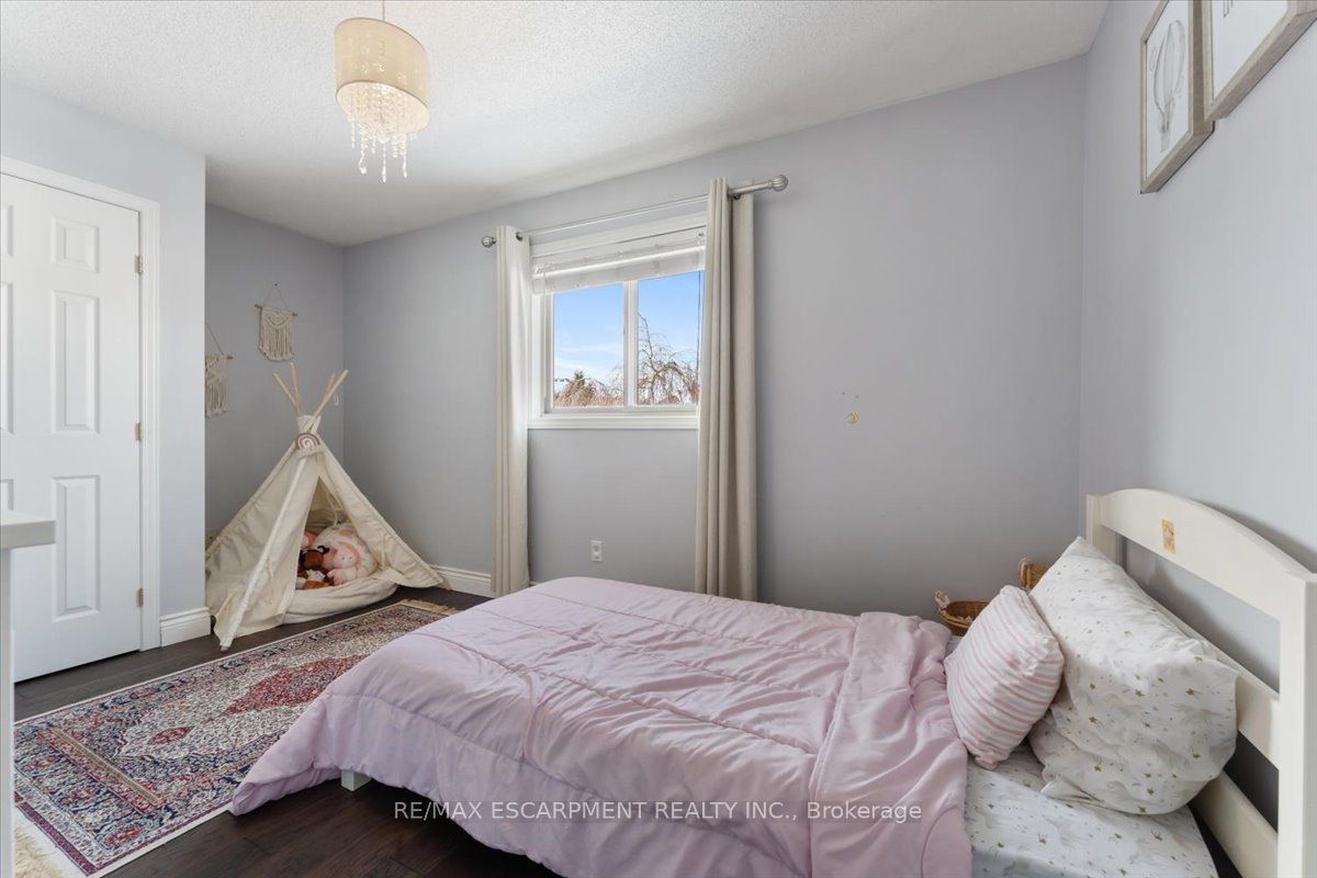 6 Tamarack Court Property Photo 28