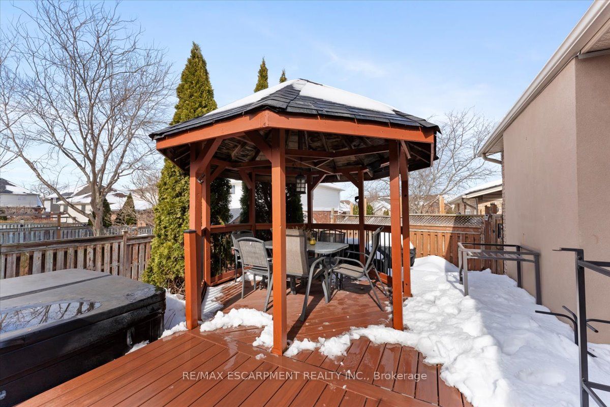6 Tamarack Court Property Photo 41