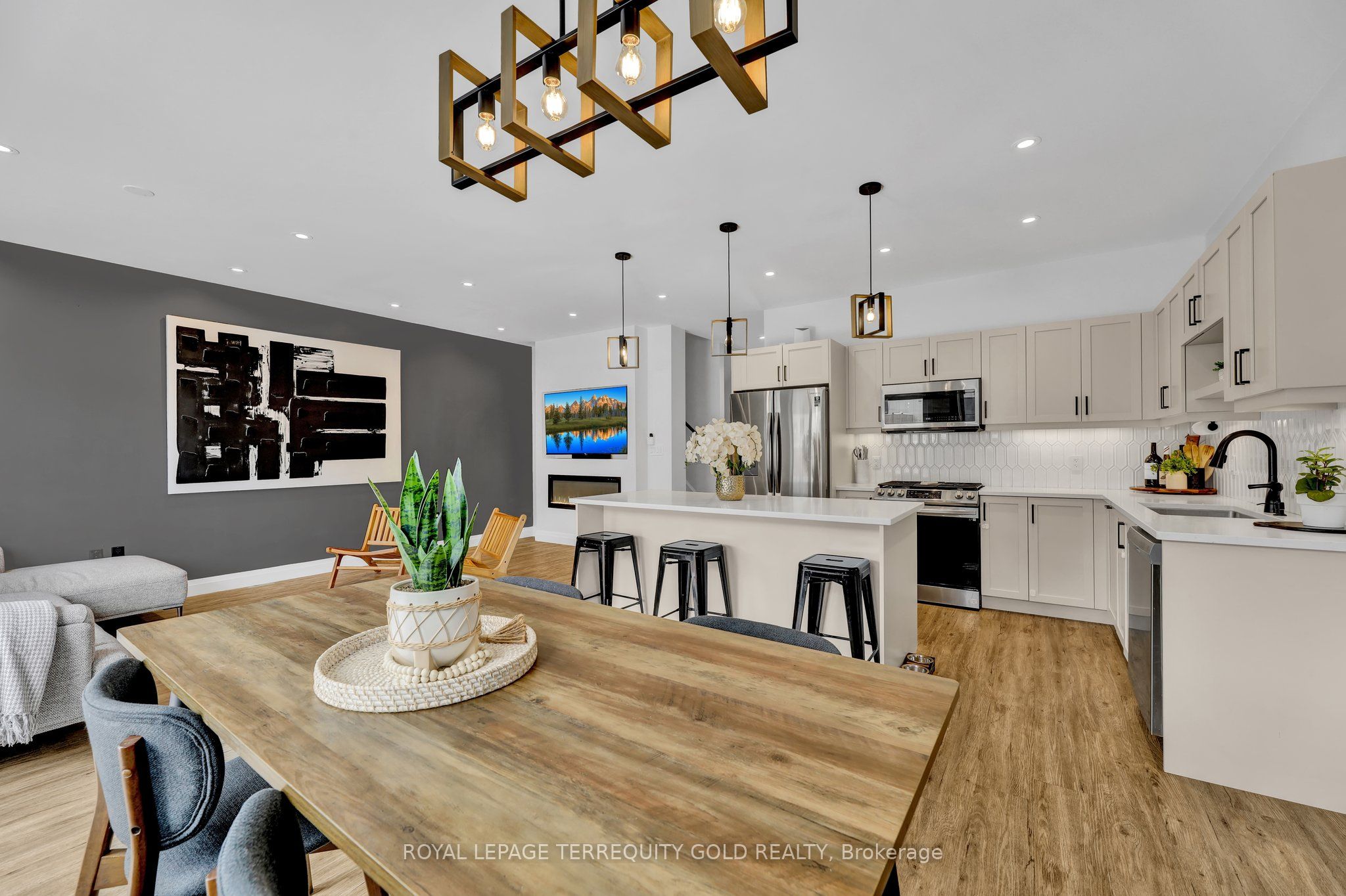 #1004 - 360 Quarter Town Line Property Photo 6
