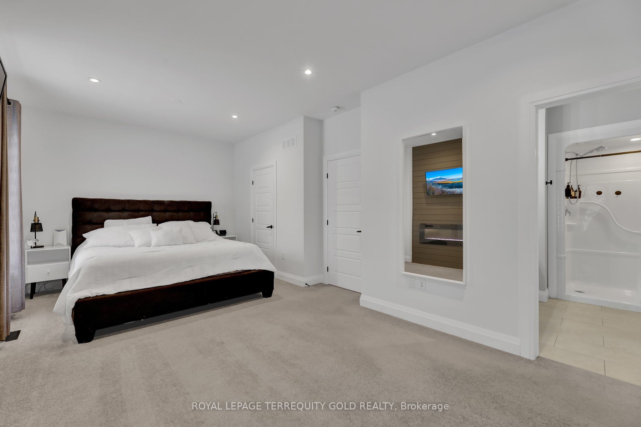 #1004 - 360 Quarter Town Line Property Photo 11