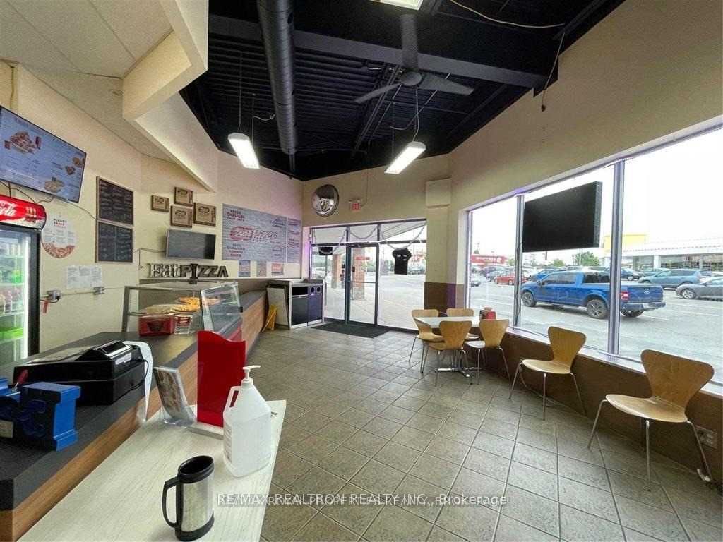1840 Lansdowne St W Property Photo 6