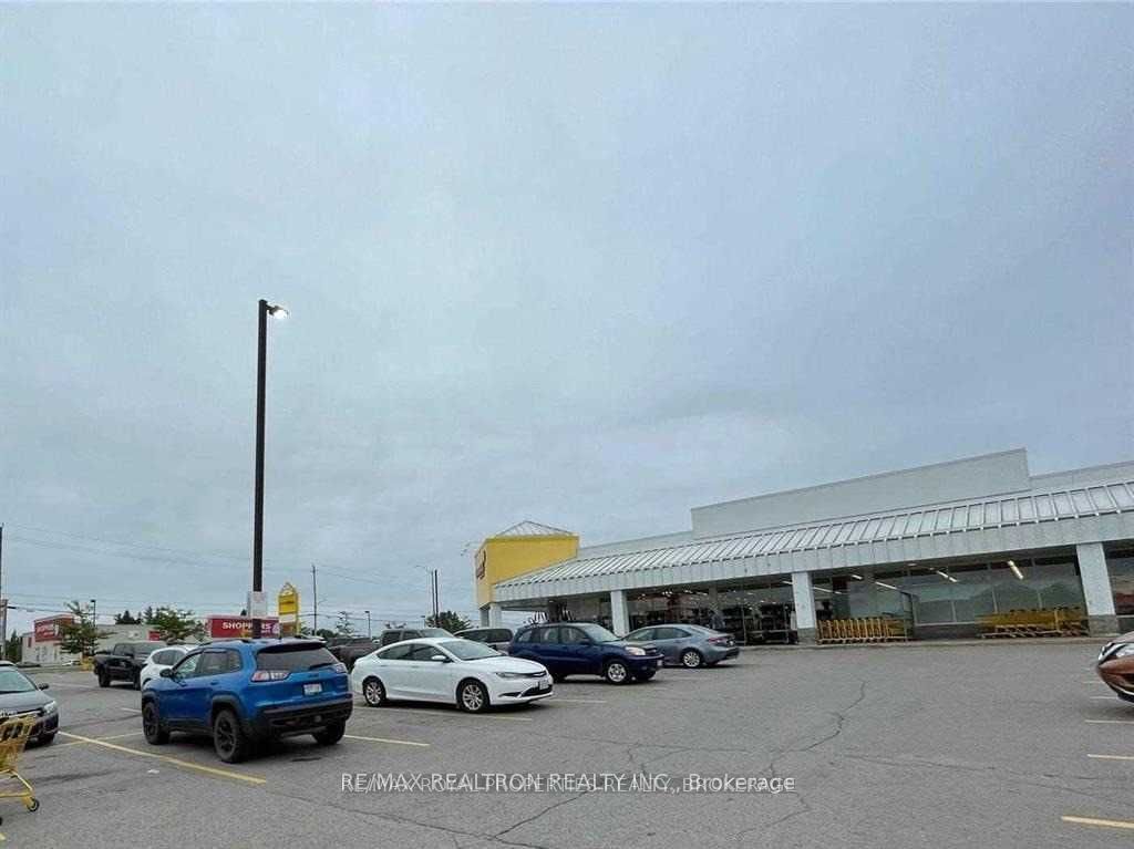 1840 Lansdowne St W Property Photo 16