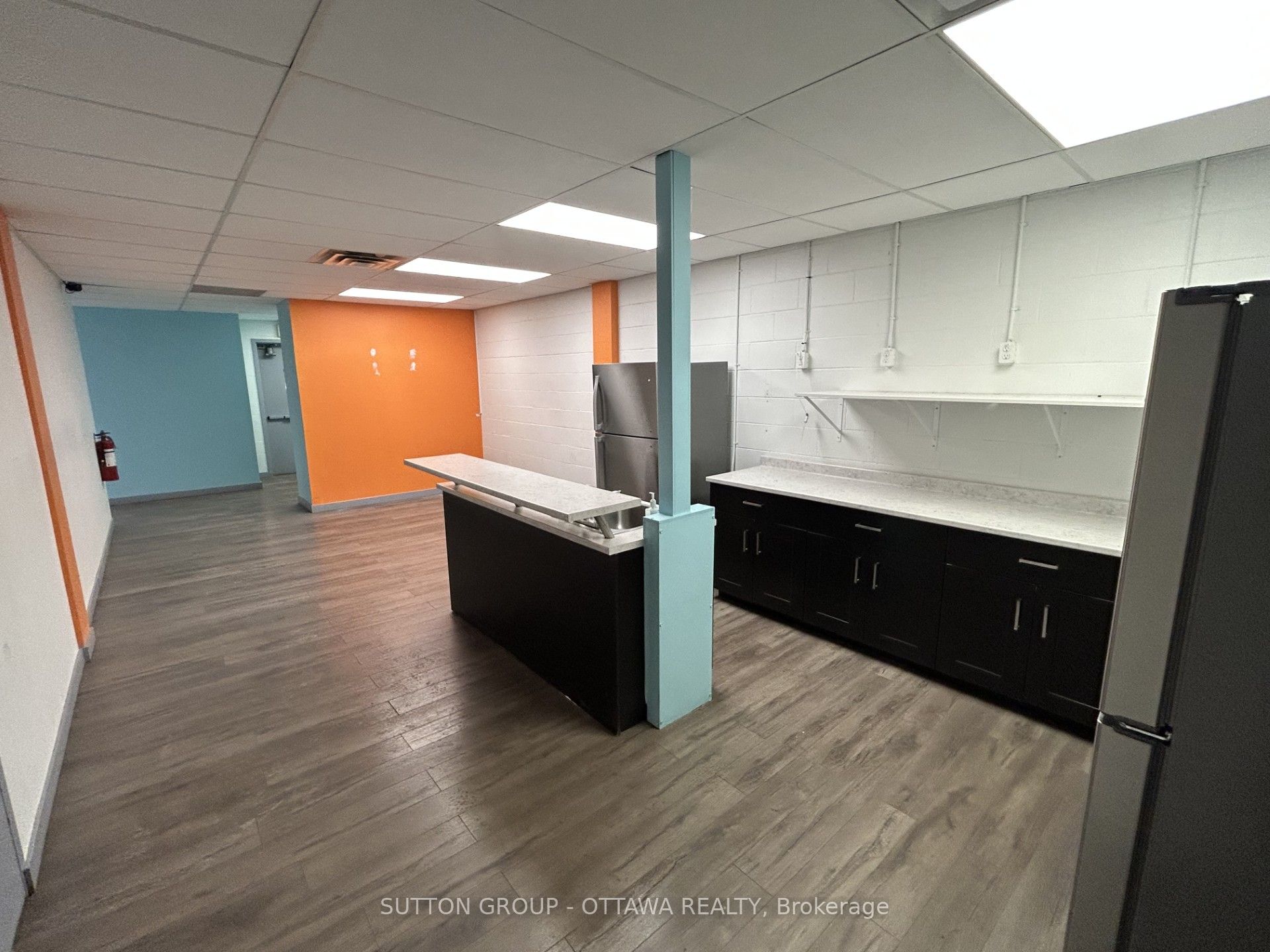 #400 - 981 Wellington Street Property Photo 11