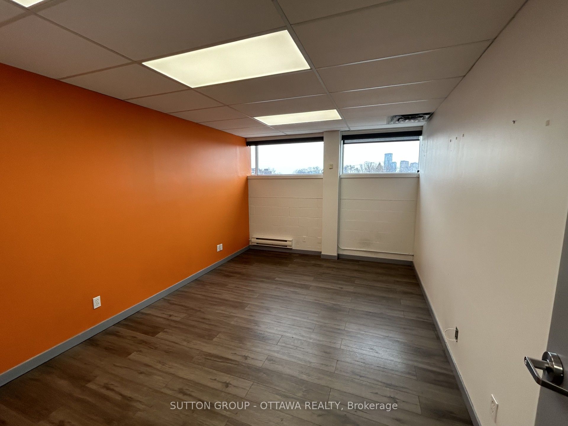 #400 - 981 Wellington Street Property Photo 13