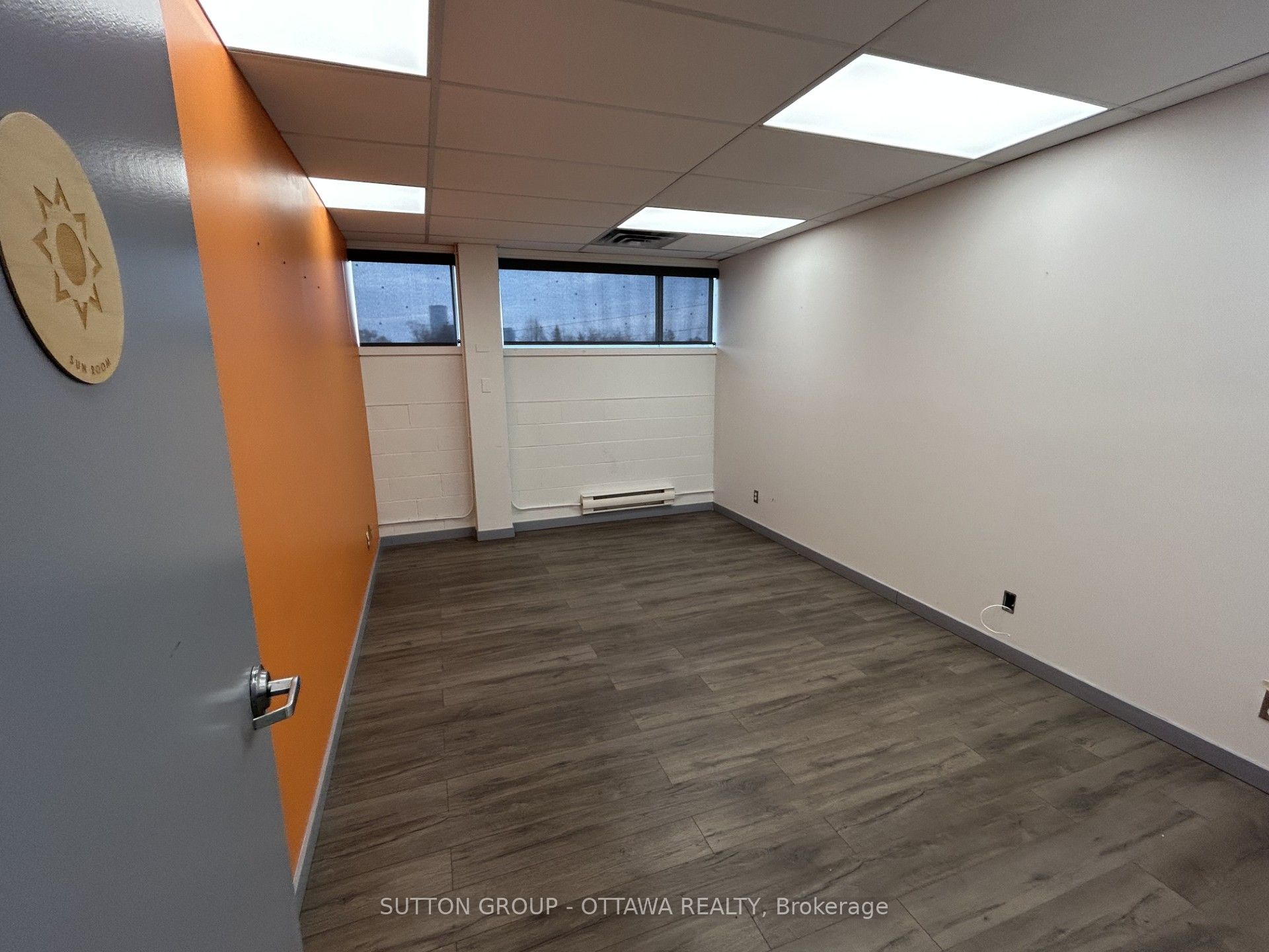 #400 - 981 Wellington Street Property Photo 14
