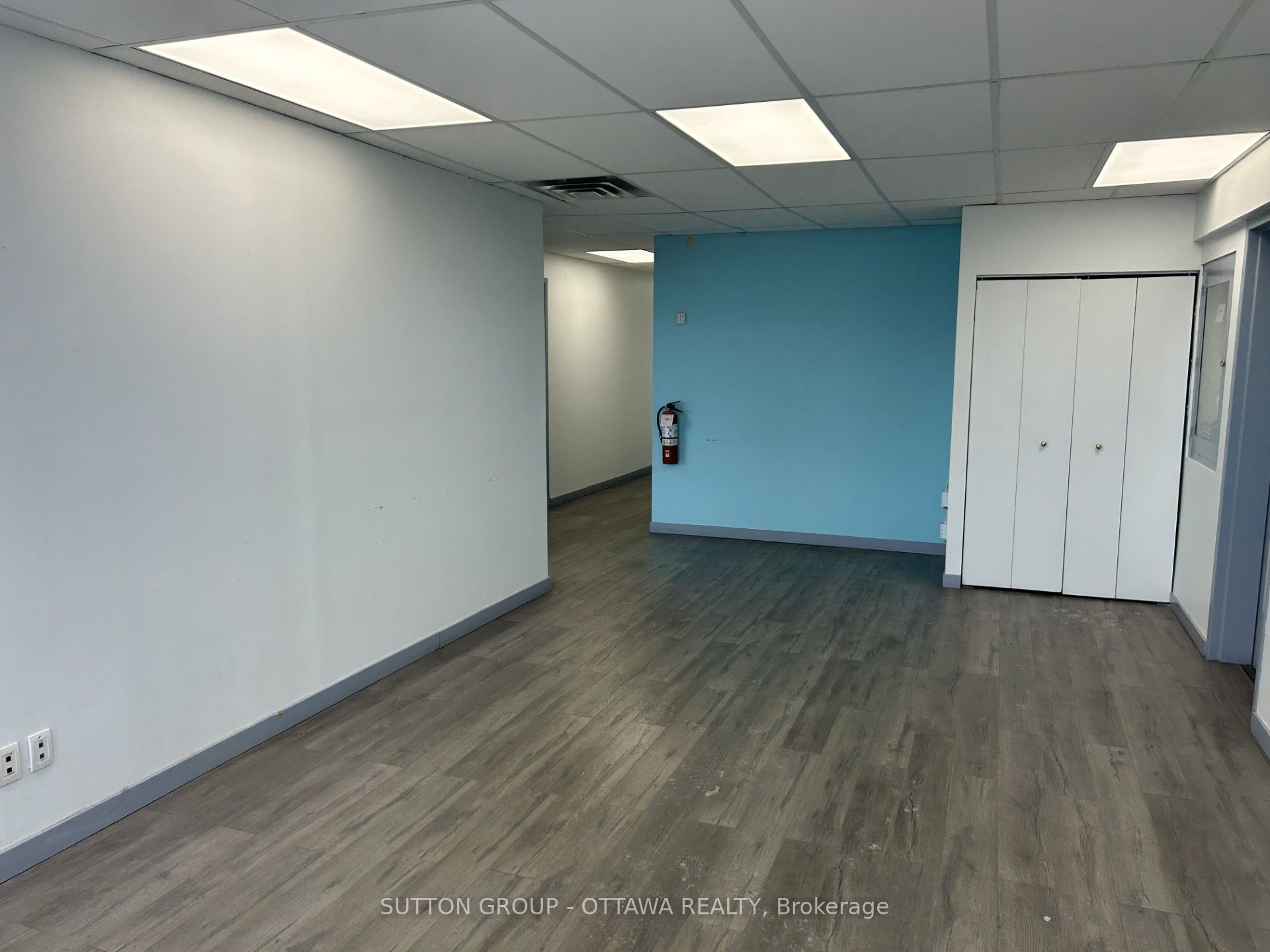 #400 - 981 Wellington Street Property Photo 16
