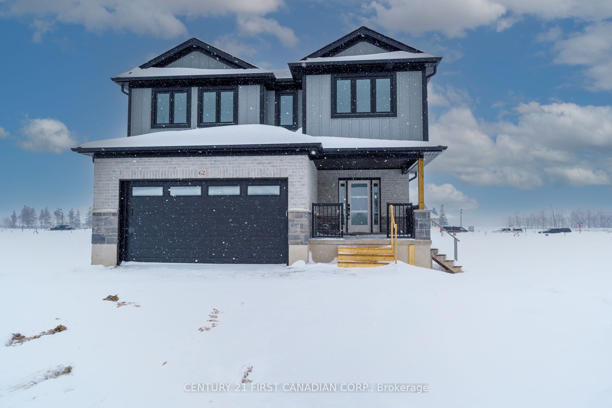 62 Postma Crescent Property Photo 1