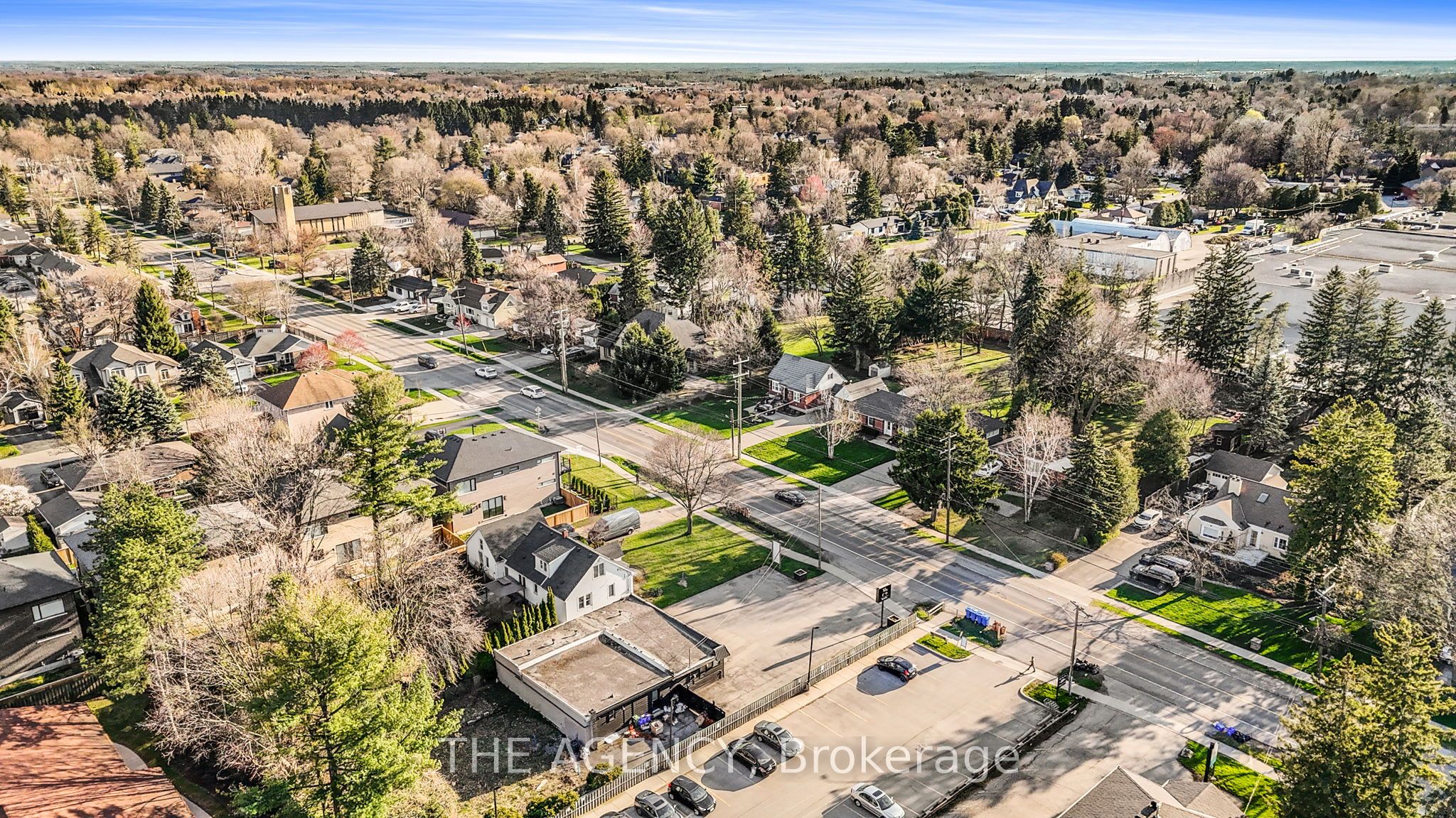 111-115 Fiddlers Green Road Property Photo 6