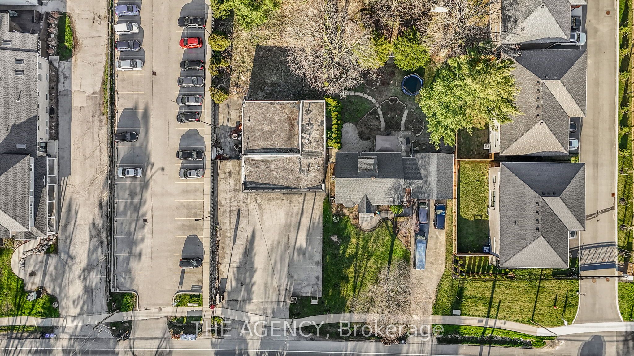 111-115 Fiddlers Green Road Property Photo 8