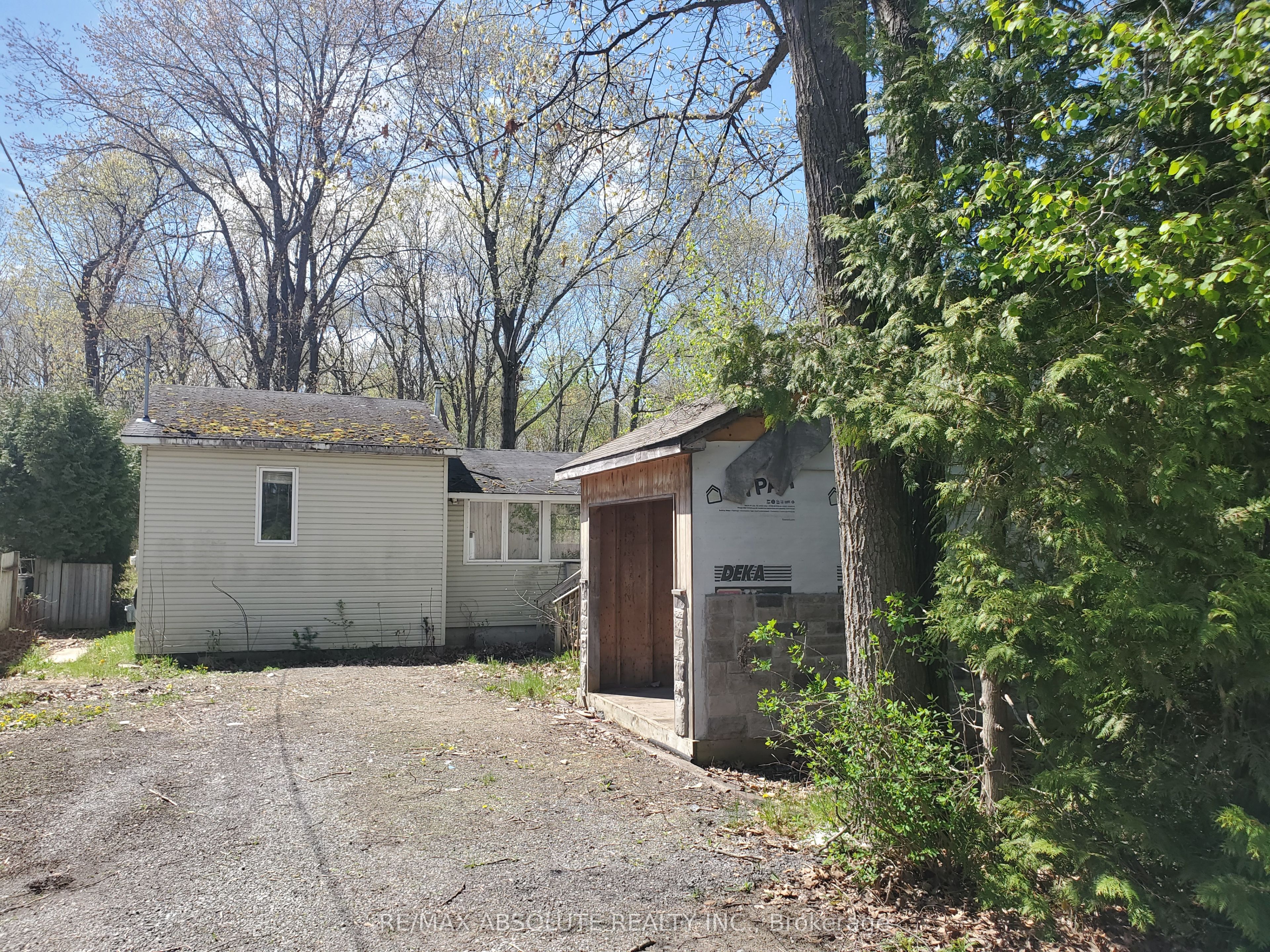 755 Bayview Drive Property Photo 3