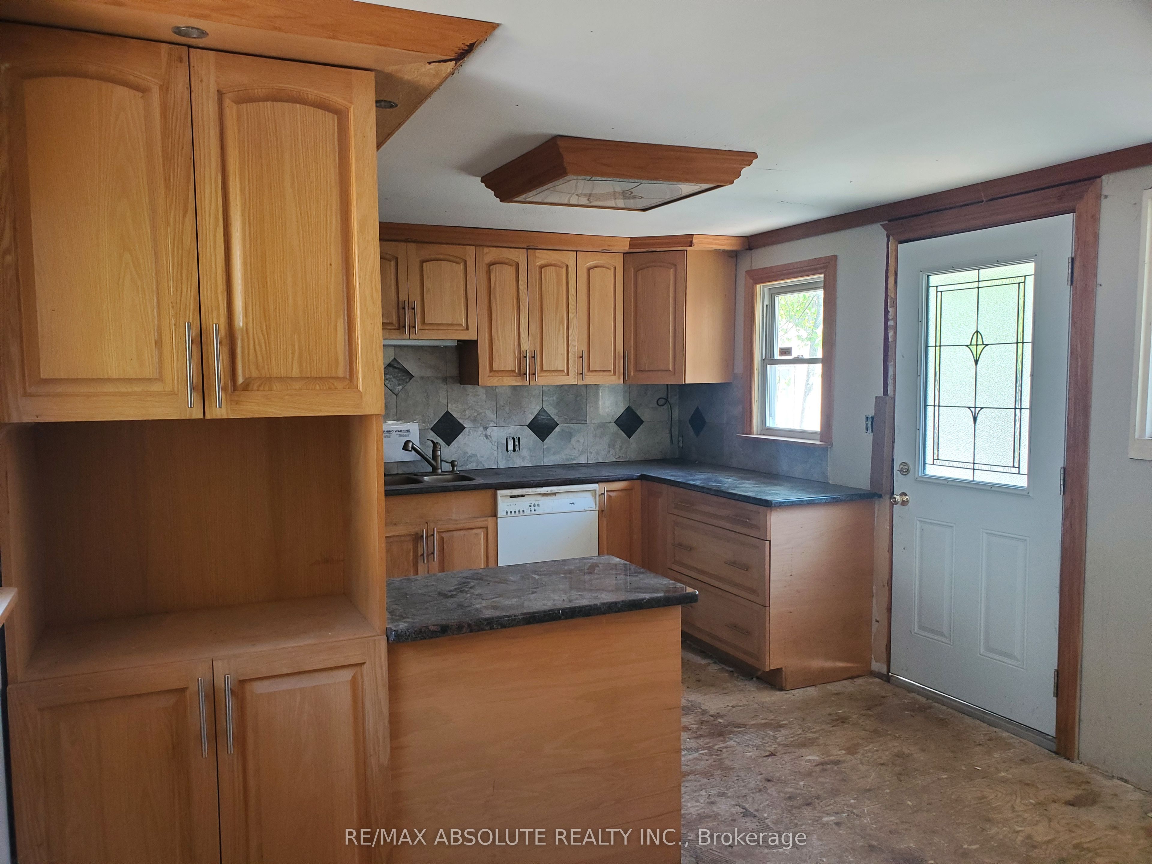 755 Bayview Drive Property Photo 7