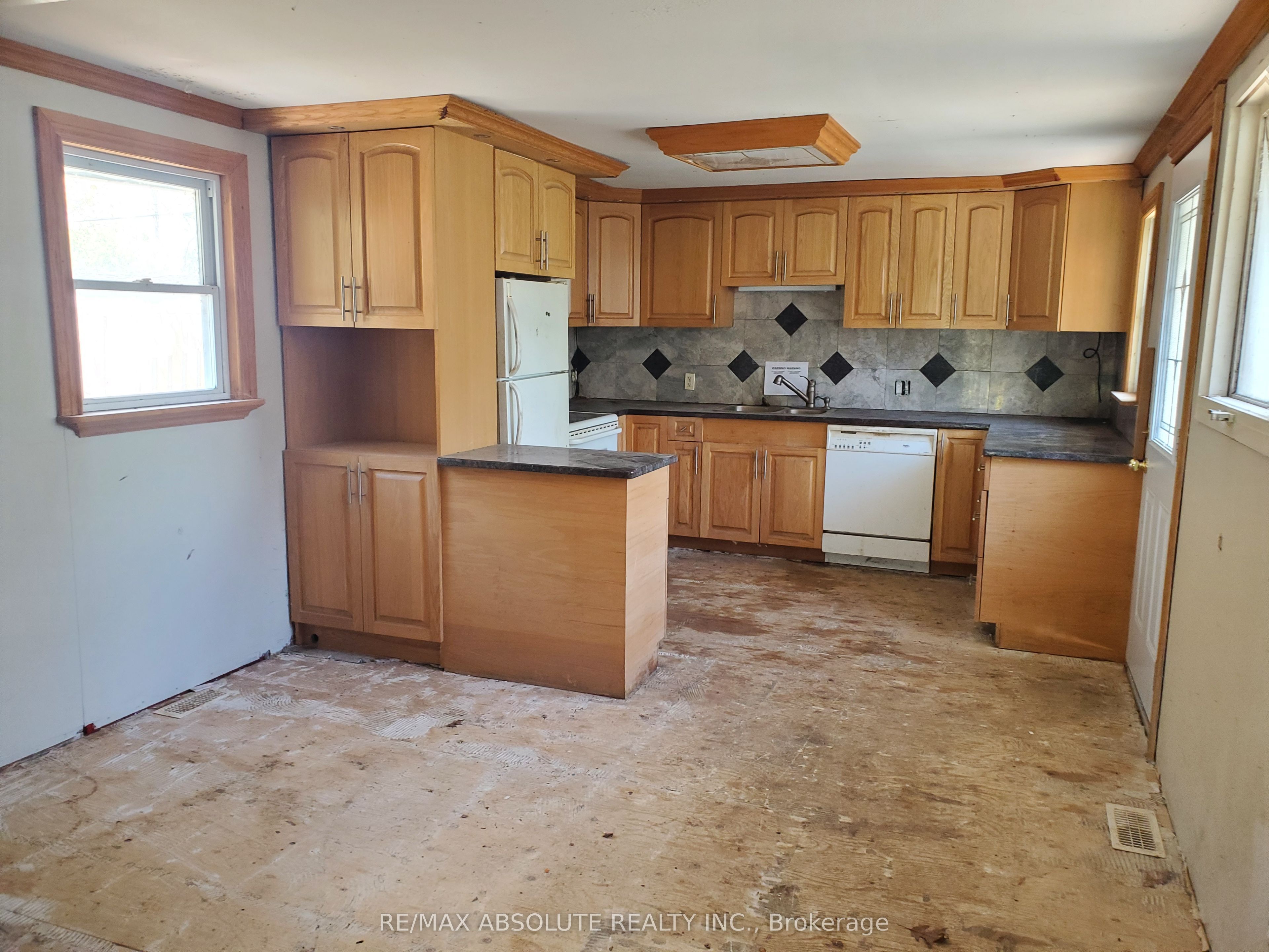 755 Bayview Drive Property Photo 10