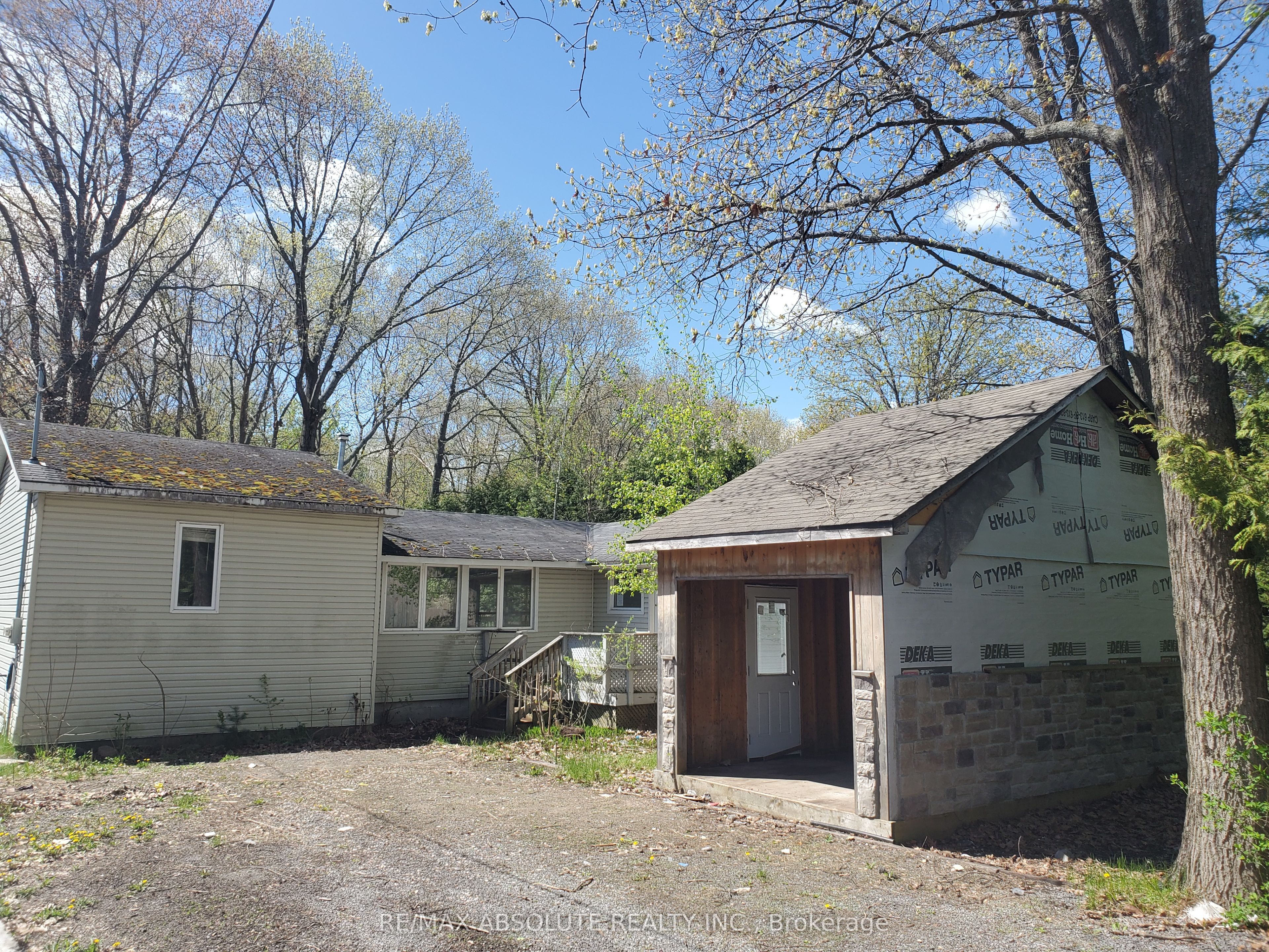 755 Bayview Dr Property Photo