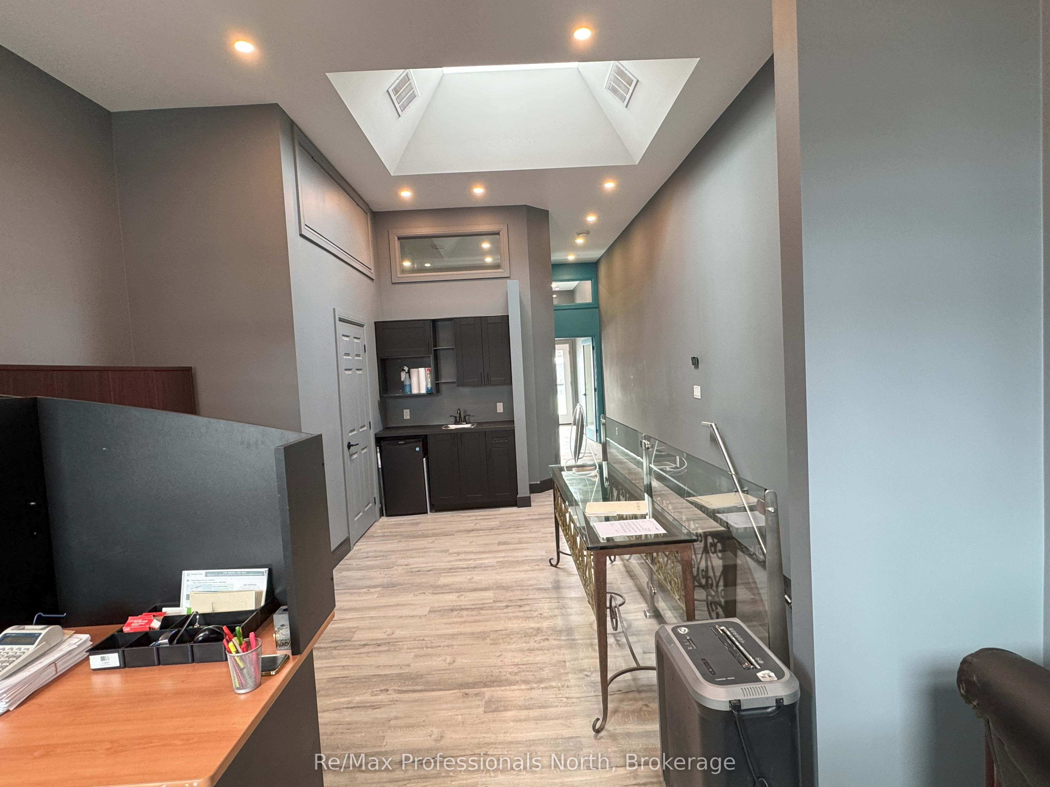 #a - 8 Manitoba Street Property Photo 3