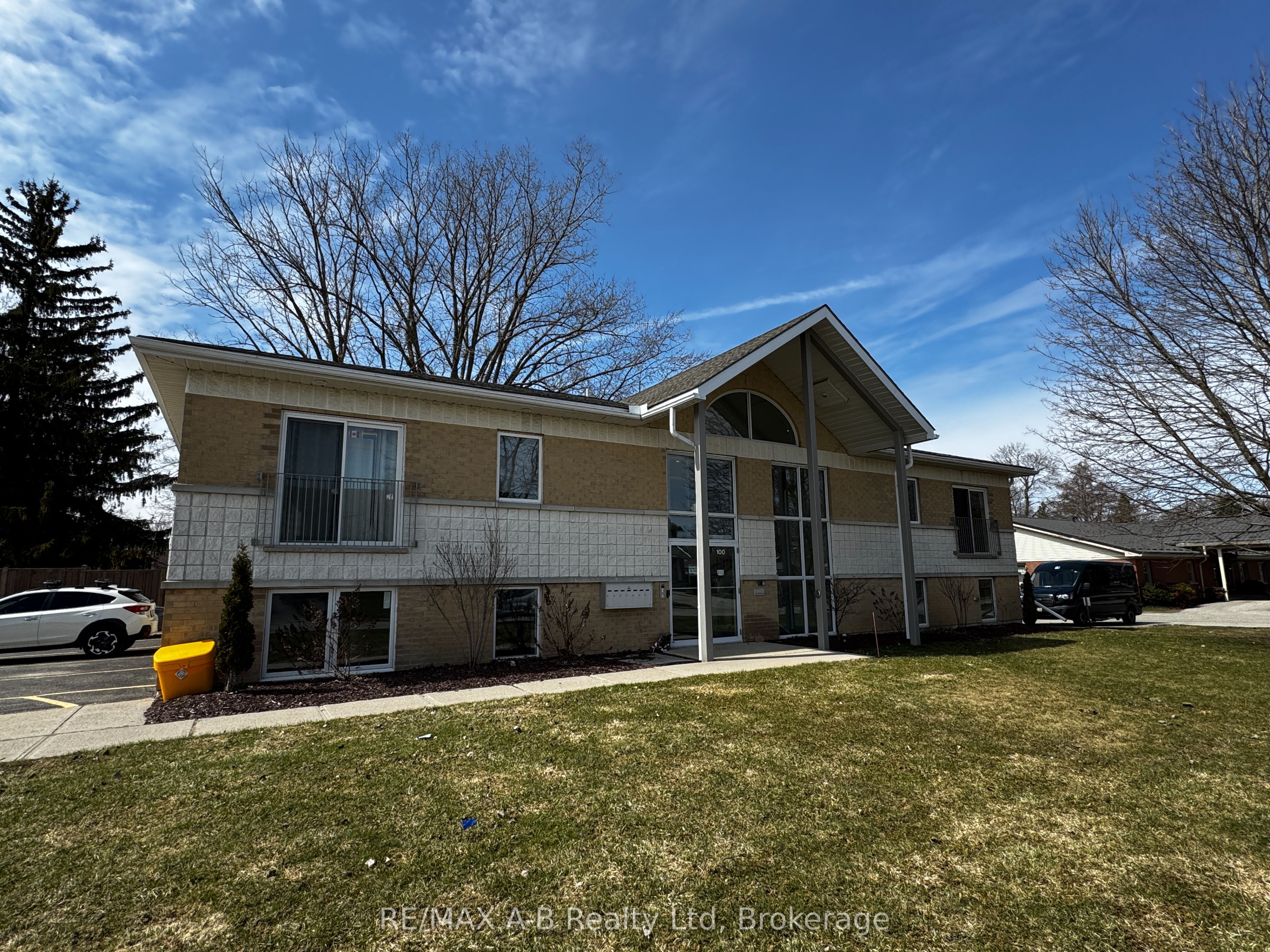 #103 - 100 Gordon Street Property Photo 2