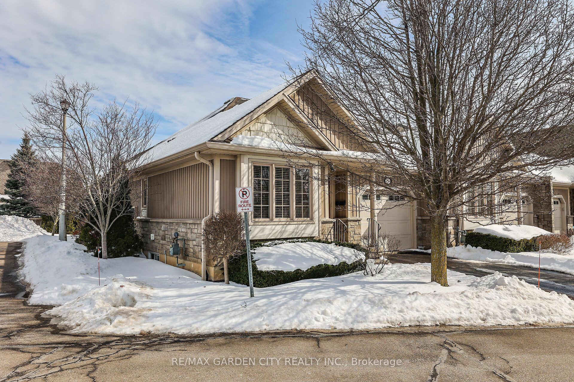 ##5 - 603 Welland Avenue Property Photo 1