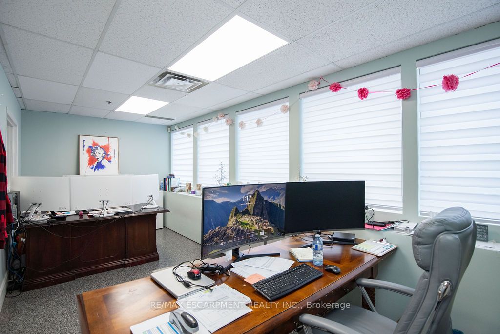 42 Niagara Street Property Photo 7