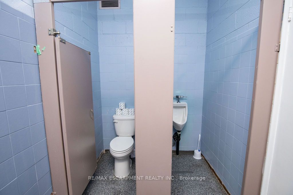 42 Niagara Street Property Photo 16