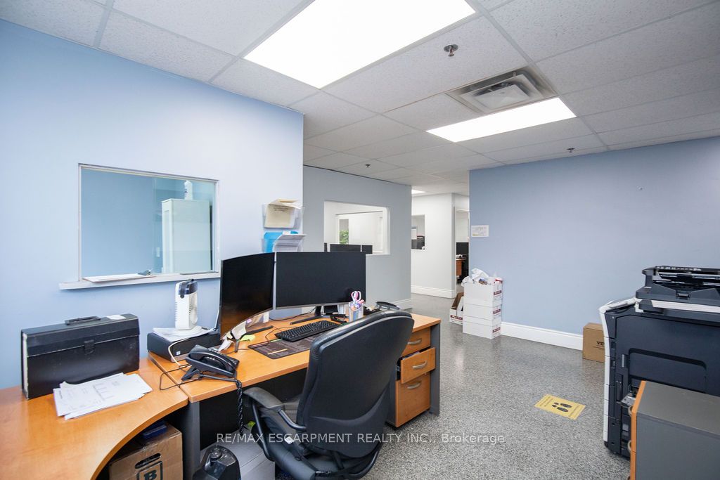 42 Niagara Street Property Photo 18
