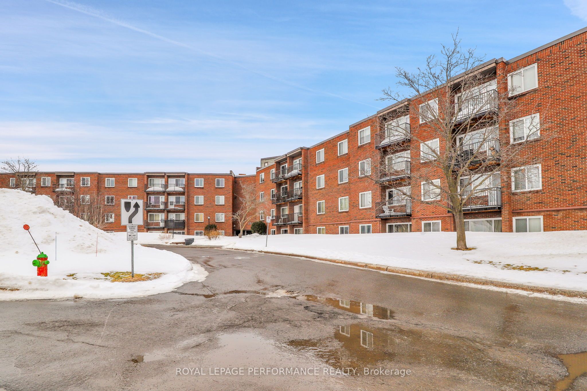 #204a - 2041 Arrowsmith Drive Property Photo