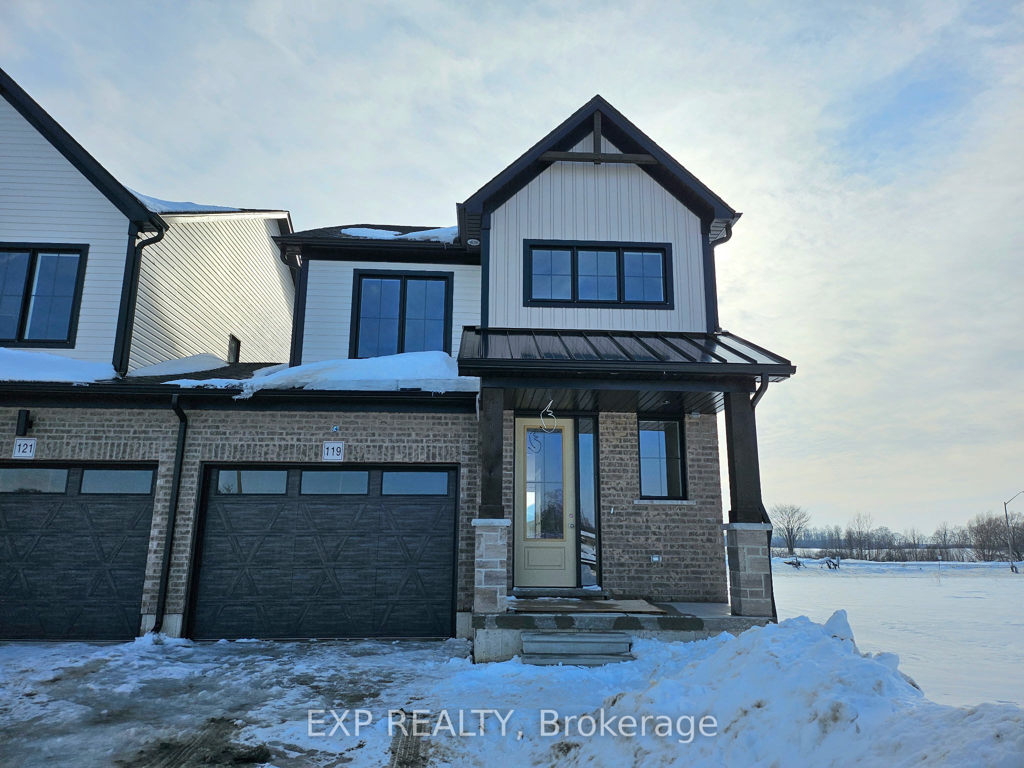 119 Thackeray Way Property Photo