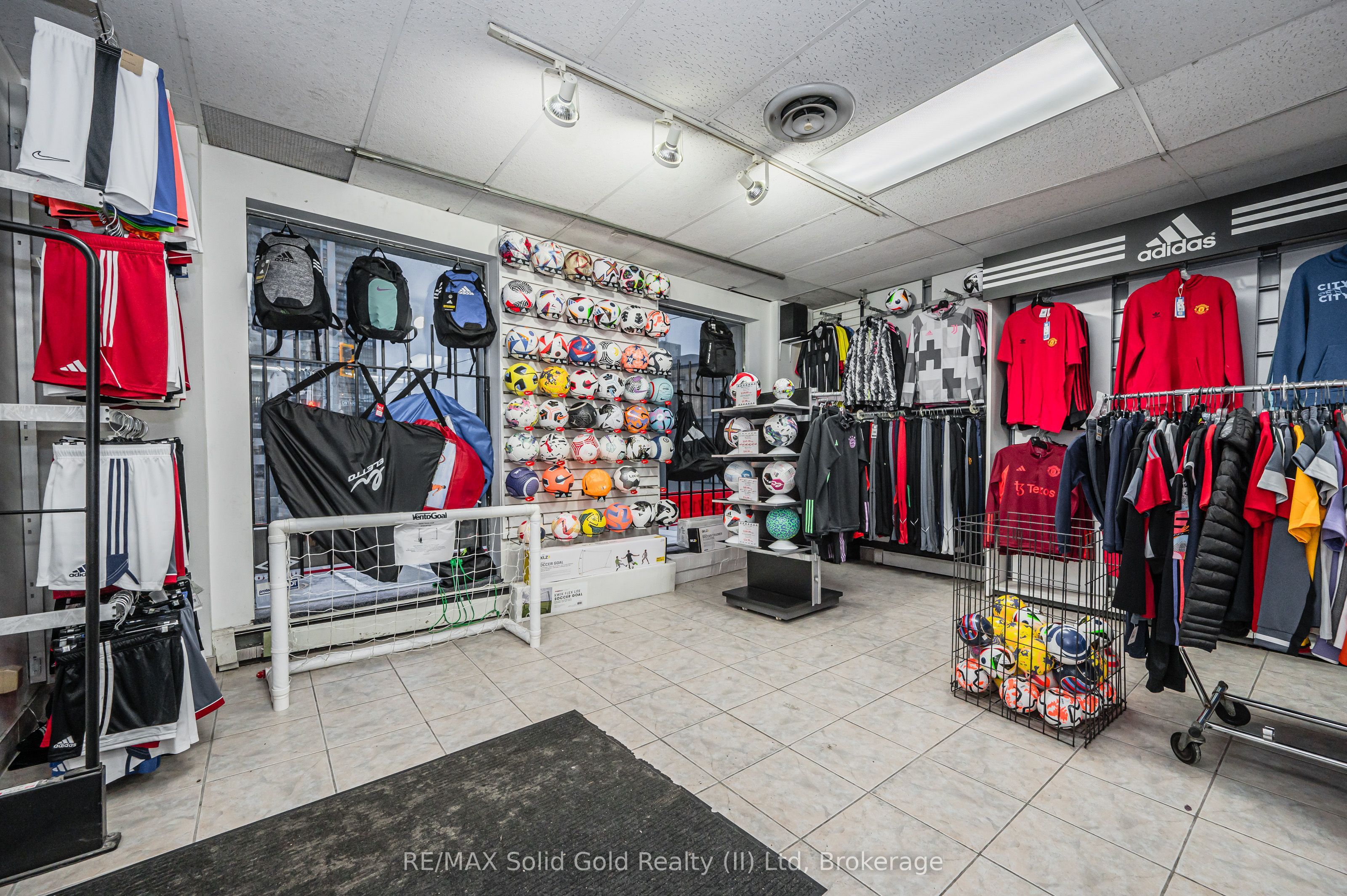 77 Ontario Street Property Photo 6