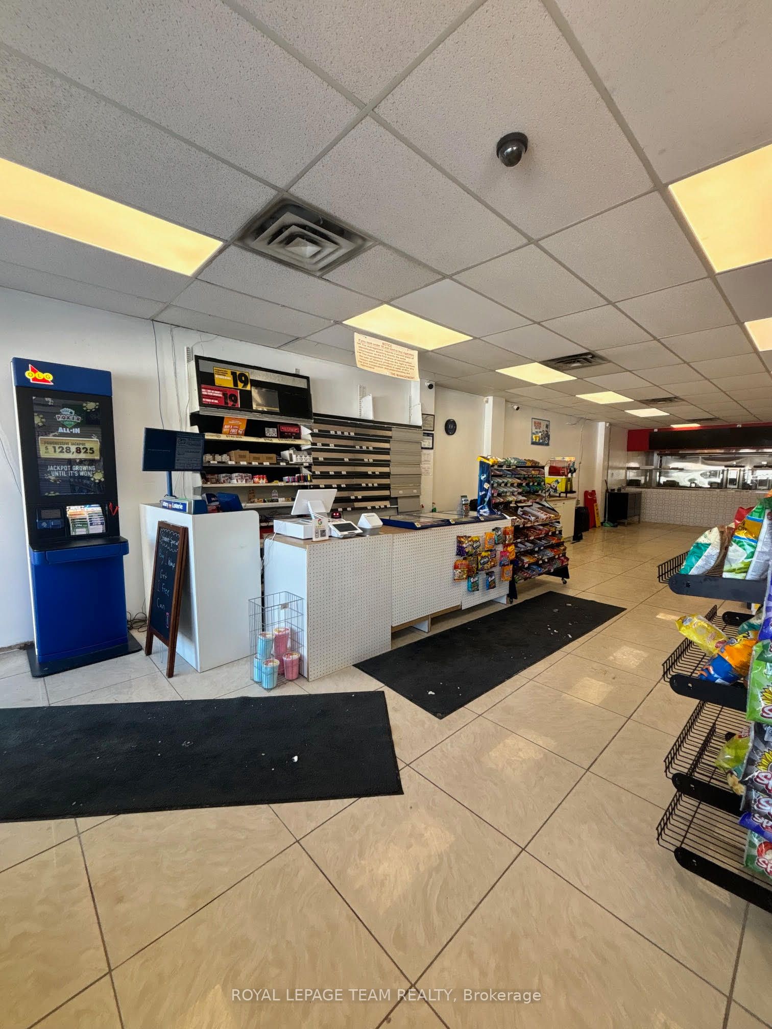 #unit B - 876 Montreal Road Property Photo 3