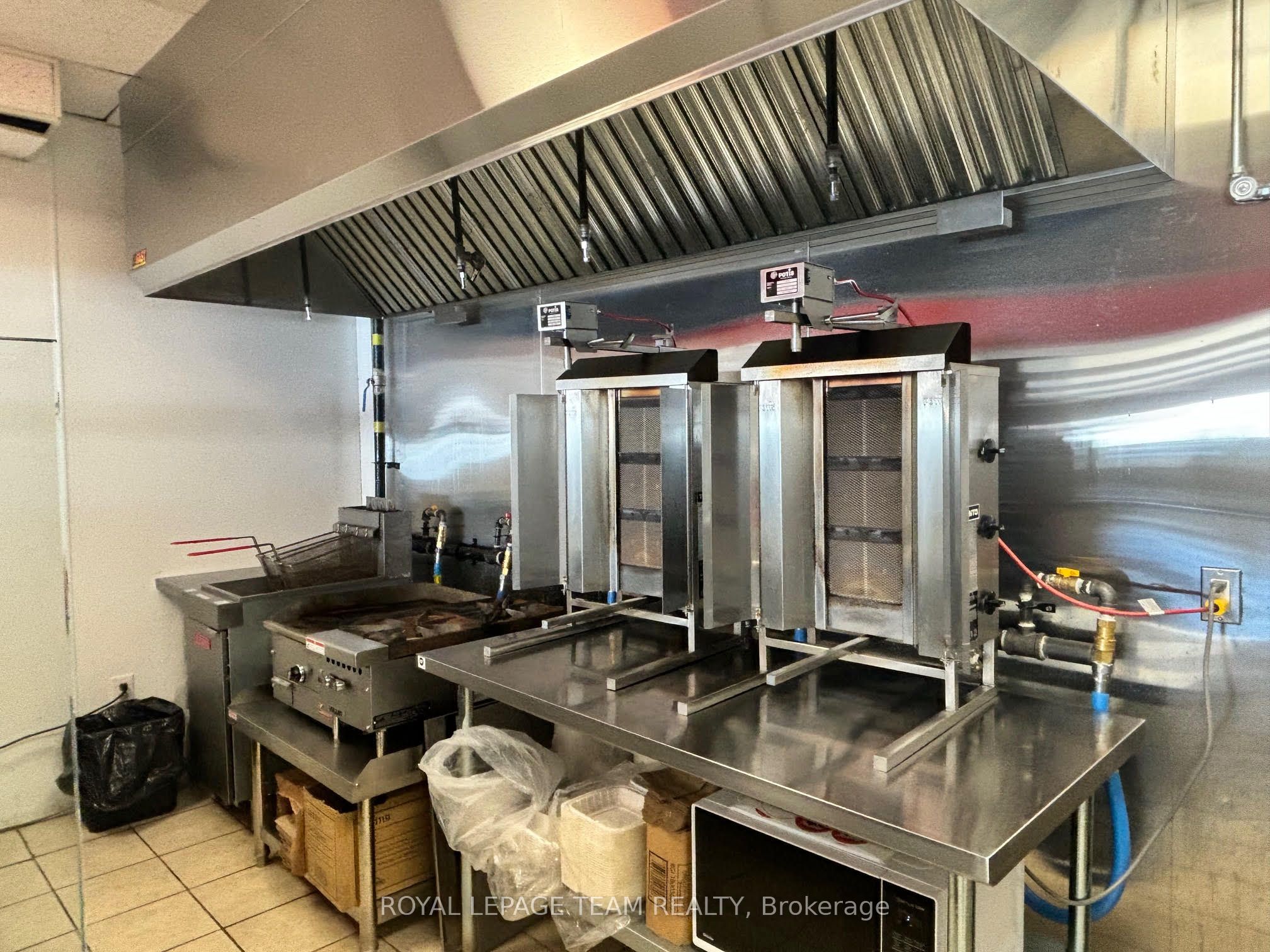 #unit B - 876 Montreal Road Property Photo 5