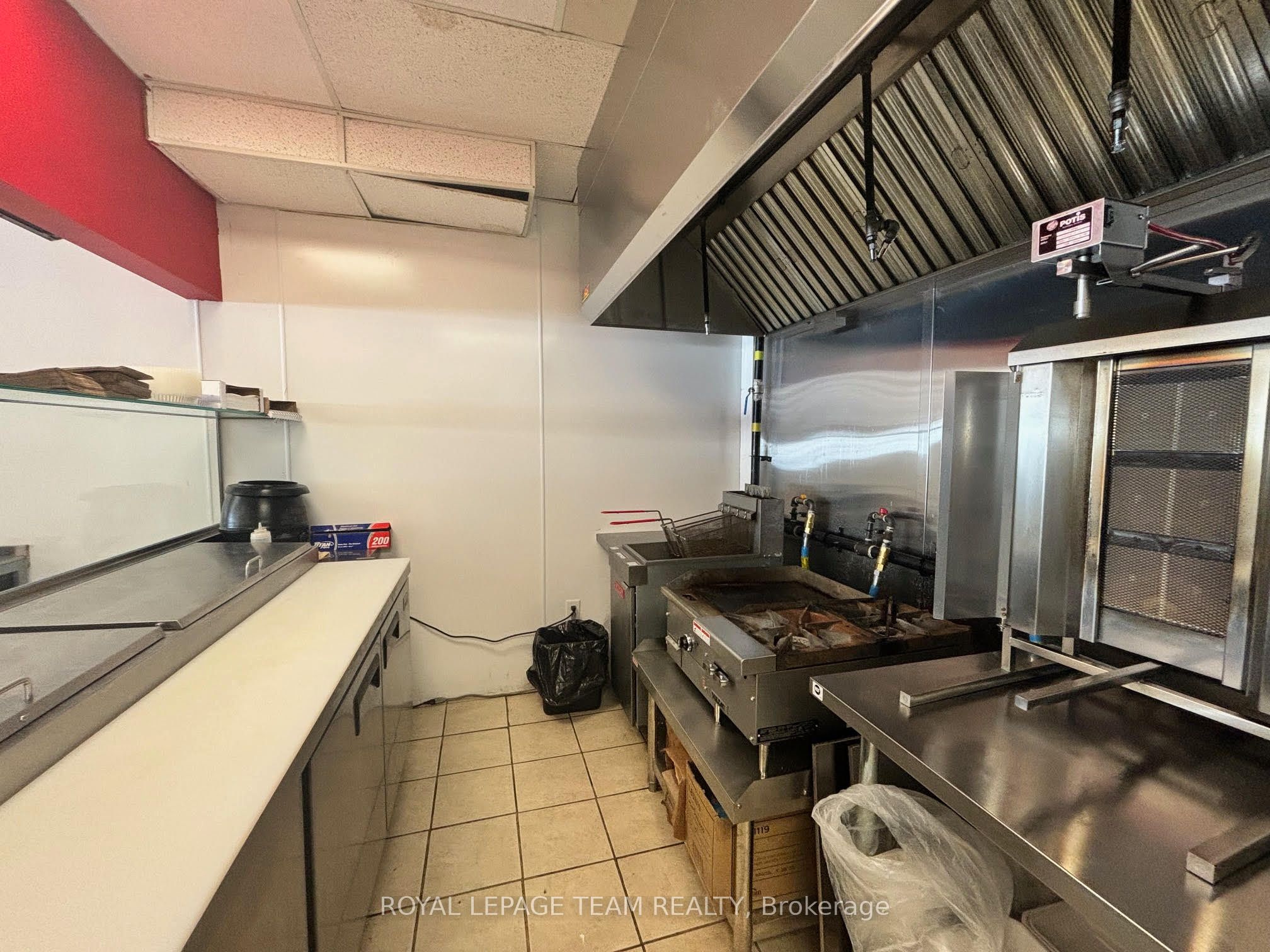 #unit B - 876 Montreal Road Property Photo 8