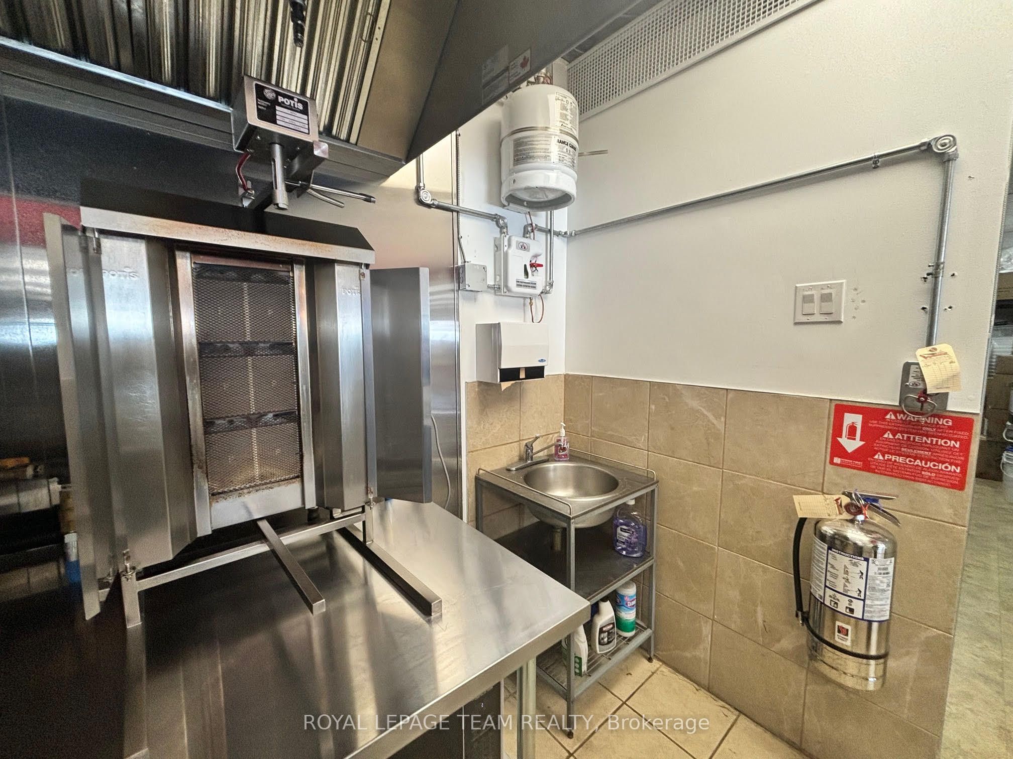 #unit B - 876 Montreal Road Property Photo 11