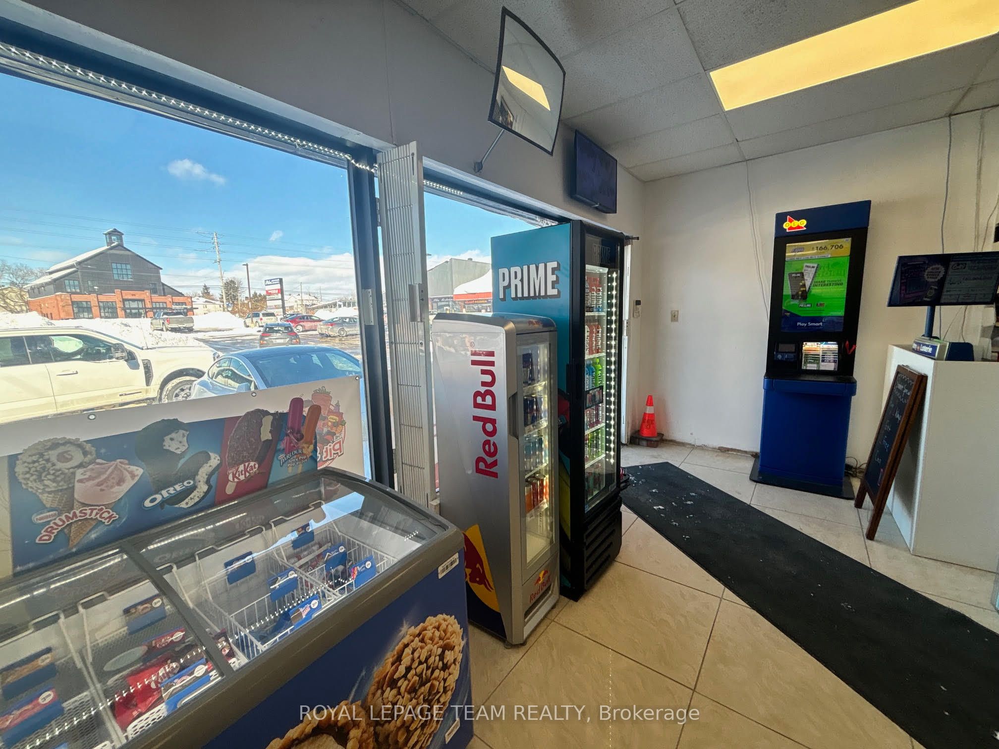 #unit B - 876 Montreal Road Property Photo 32
