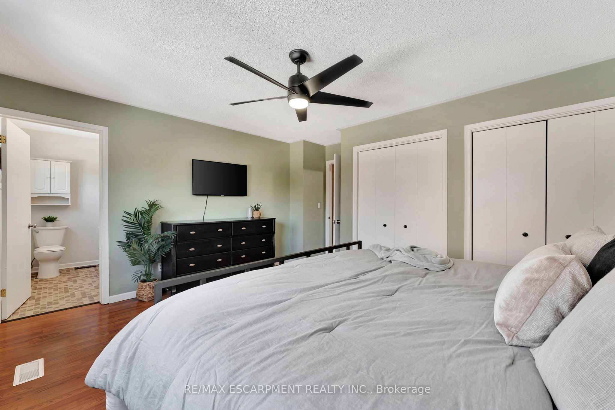 49 Lynndale Road Property Photo 14