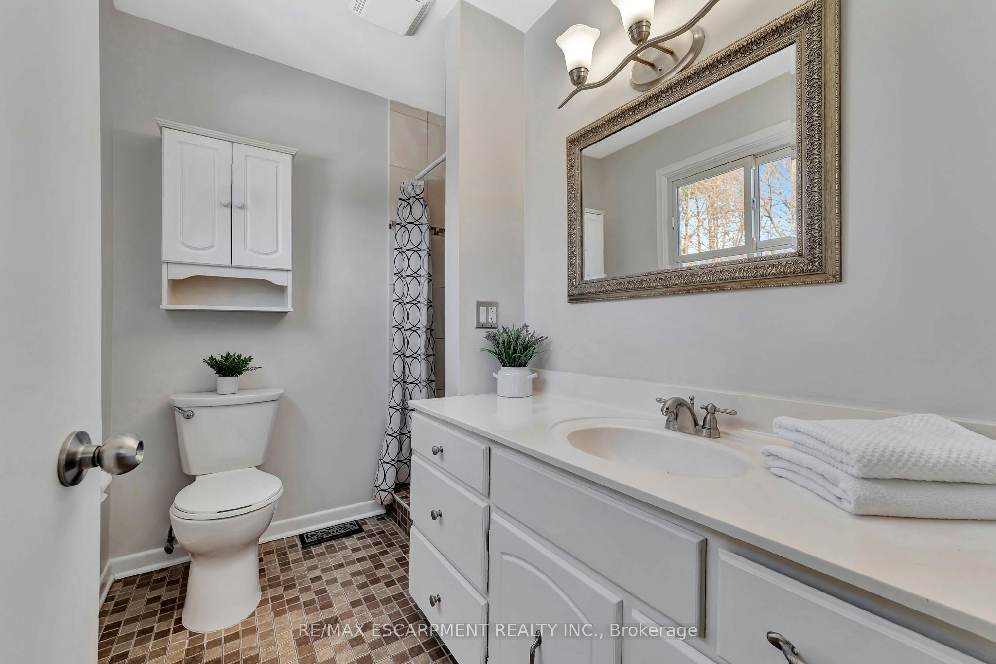 49 Lynndale Road Property Photo 15