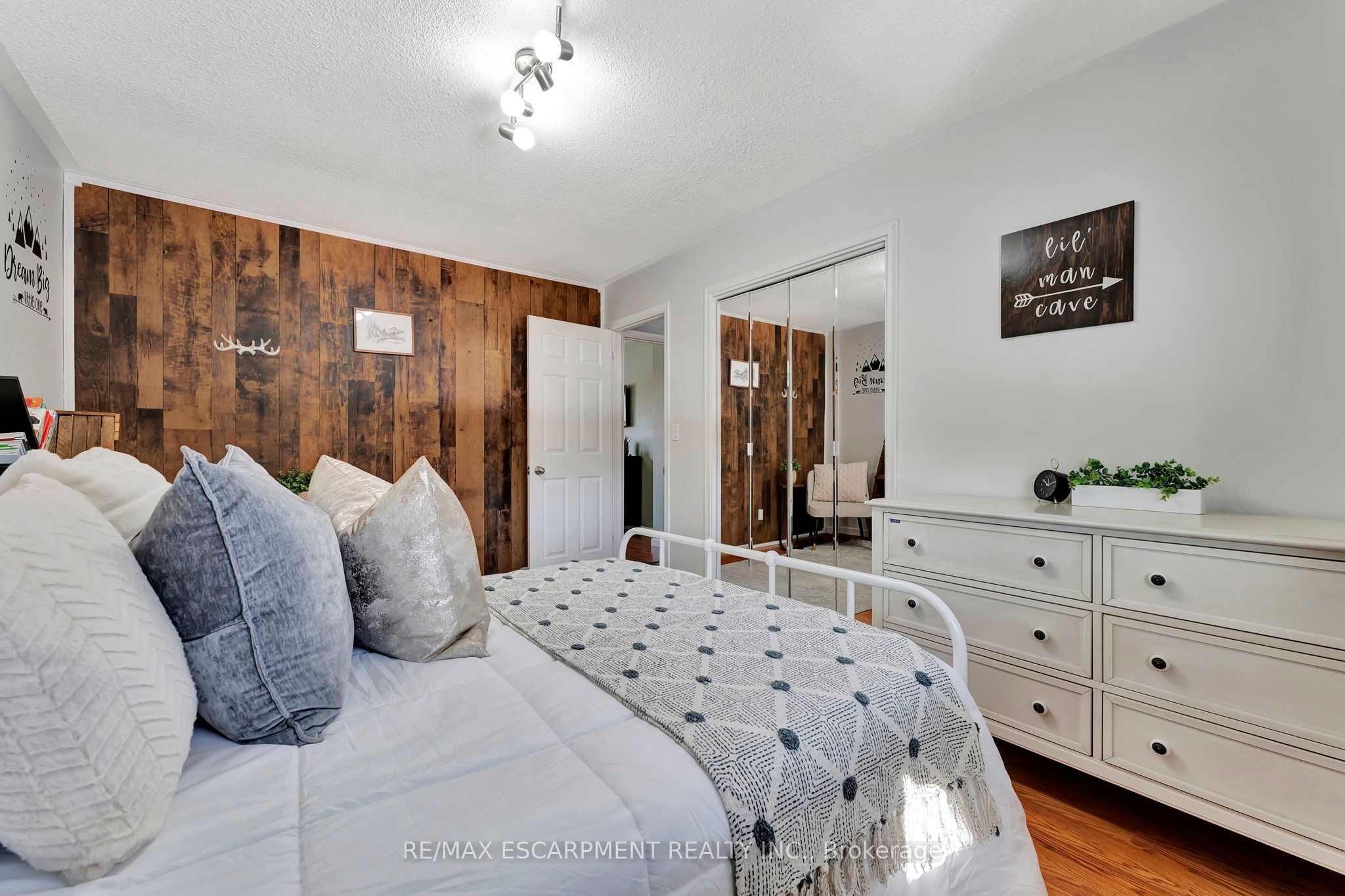 49 Lynndale Road Property Photo 18